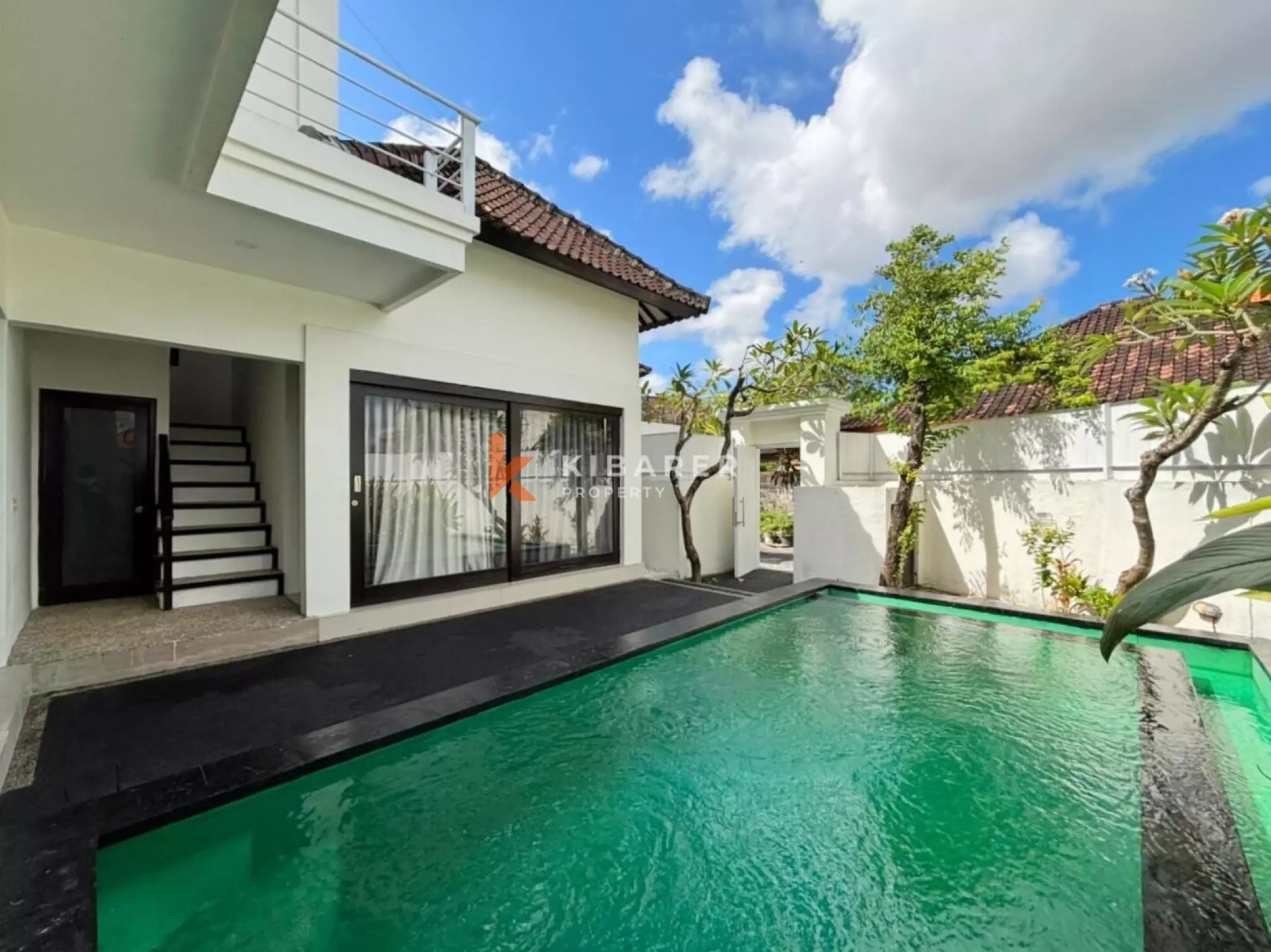 Villa Dua Kamar Tidur dengan Kolam Renang Pribadi di Lokasi Strategis Seminyak