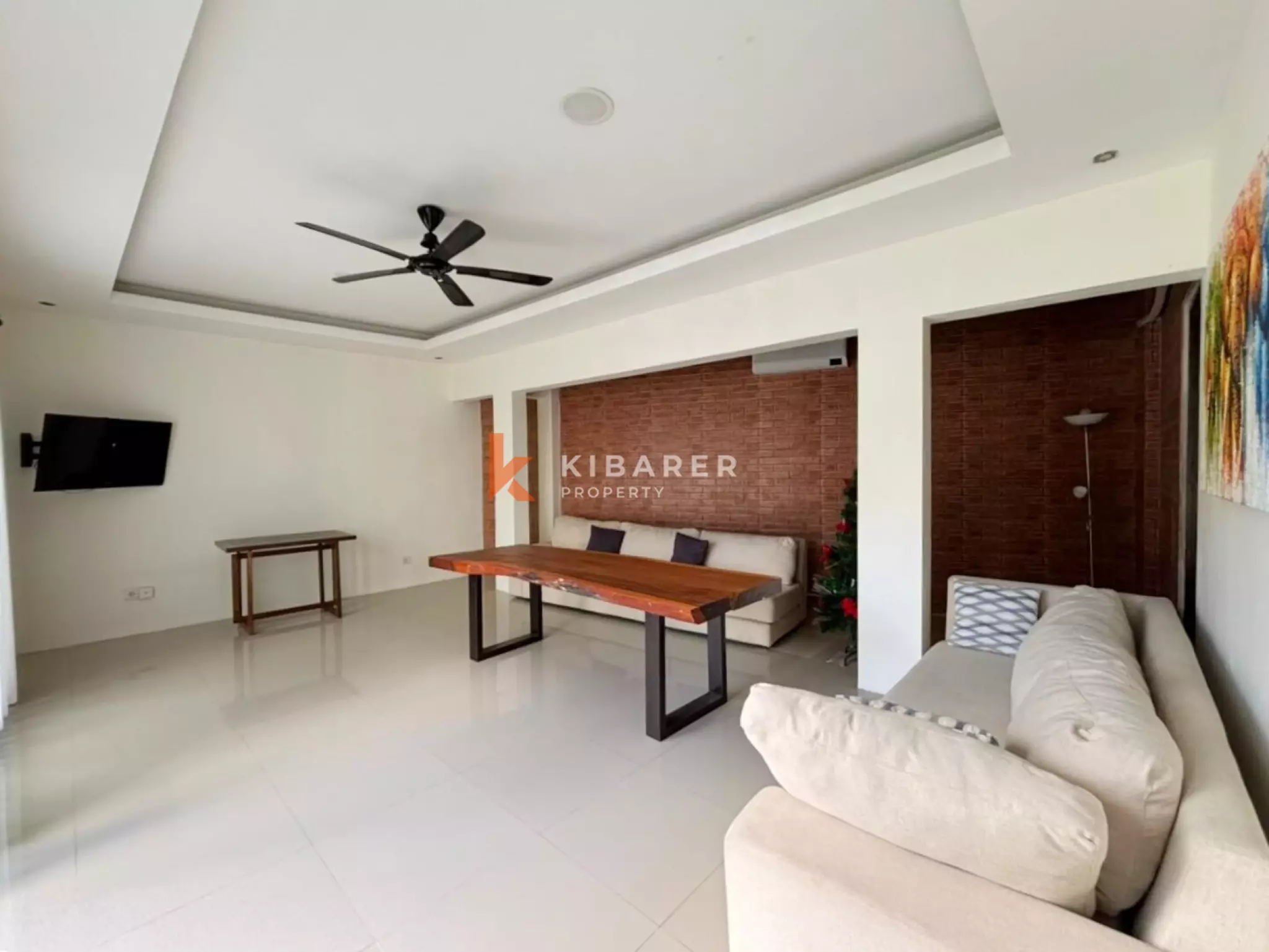 Villa Dua Kamar Tidur dengan Kolam Renang Pribadi di Lokasi Strategis Seminyak