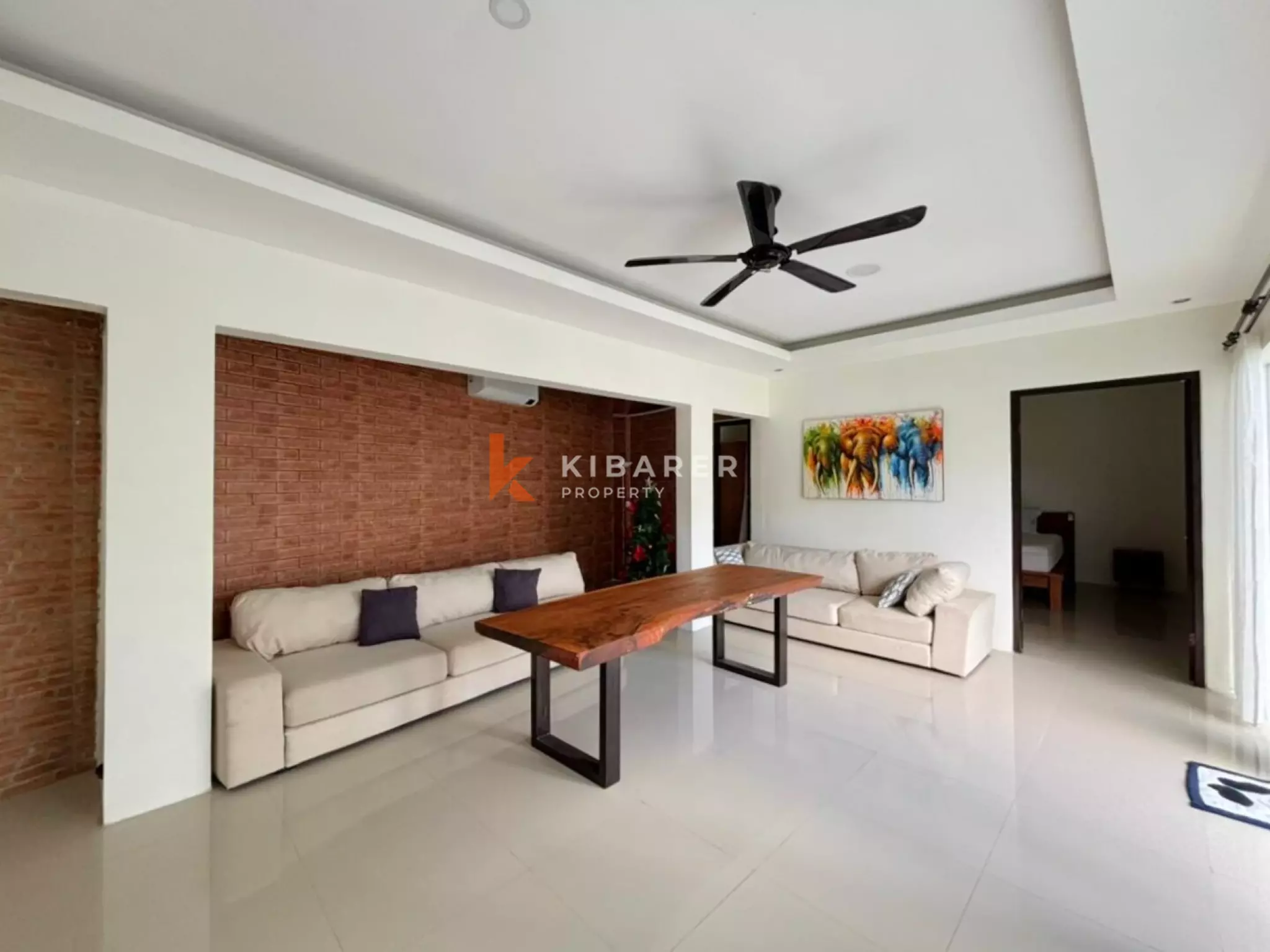 Villa Dua Kamar Tidur dengan Kolam Renang Pribadi di Lokasi Strategis Seminyak