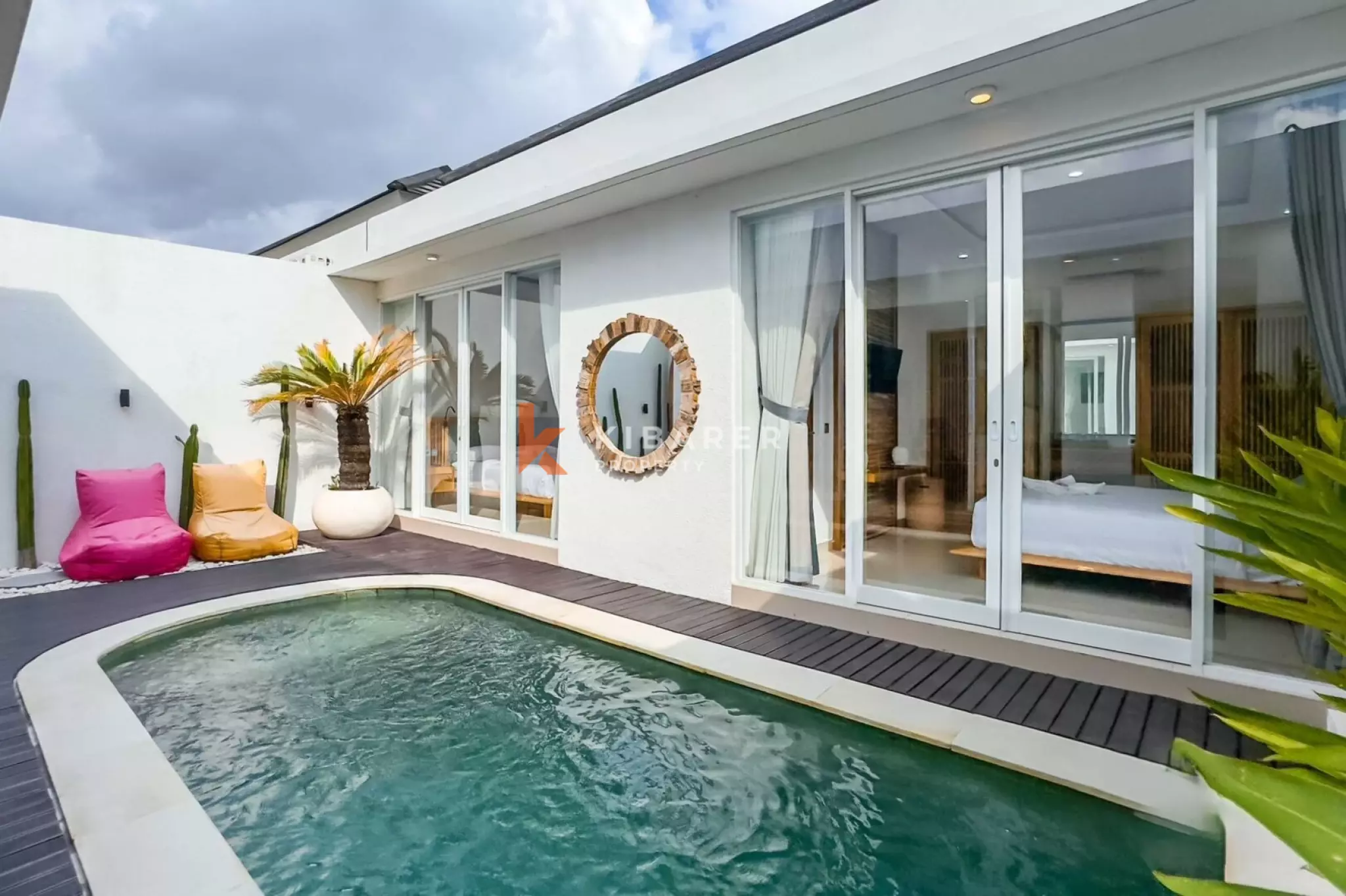 Villa Dua Kamar Tidur Terjangkau dan Strategis di Area Seminyak yang Populer
