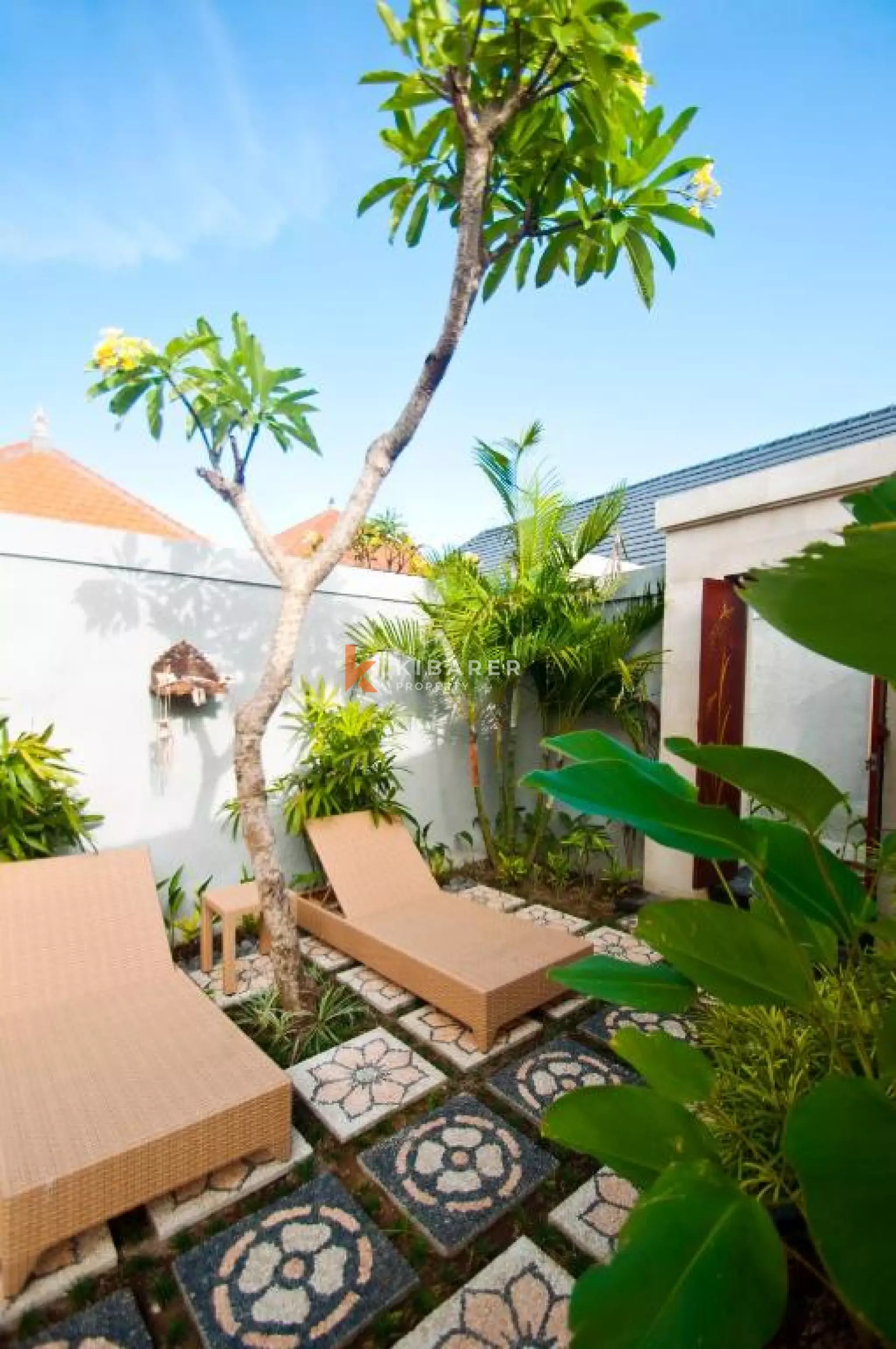 Beachside One Bedroom Wooden Villa in Bechside Sanur