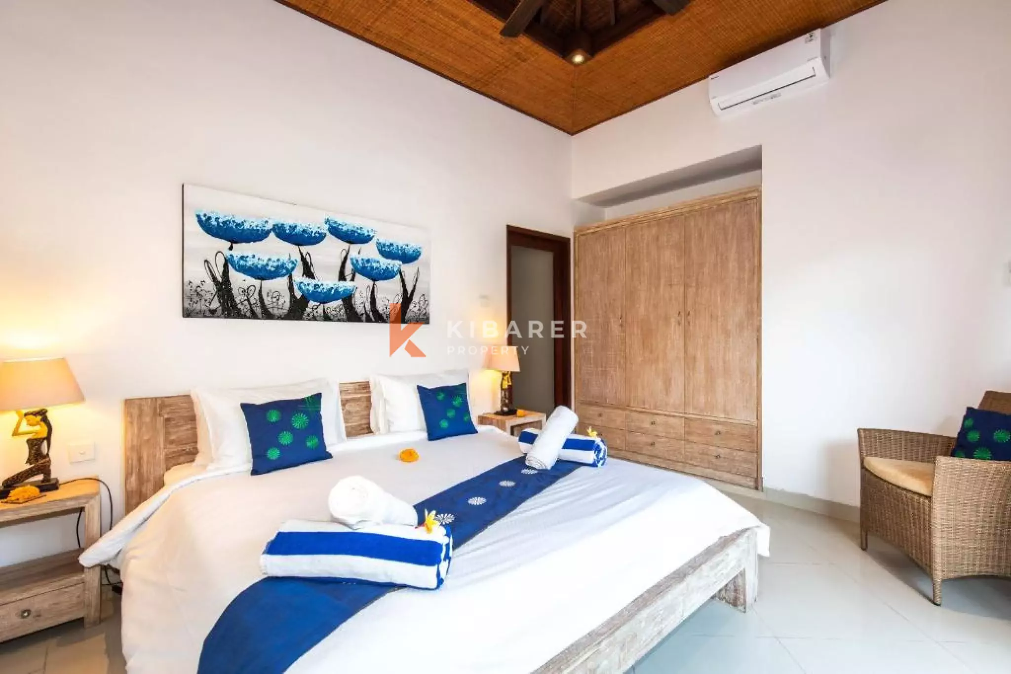 Beachside One Bedroom Wooden Villa in Bechside Sanur