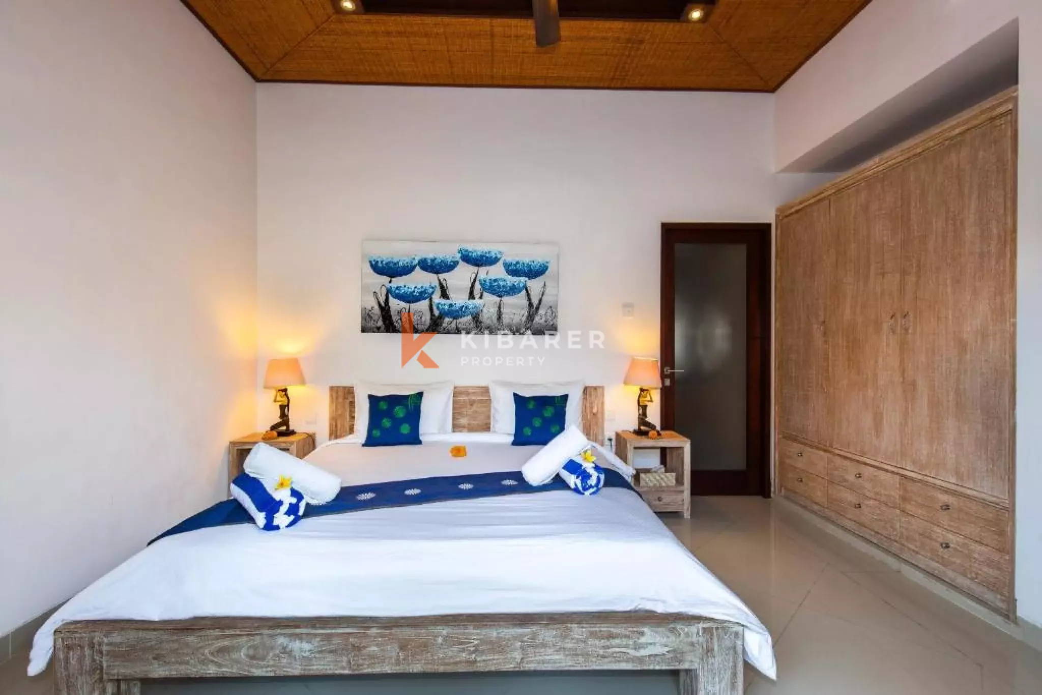 Beachside One Bedroom Wooden Villa in Bechside Sanur
