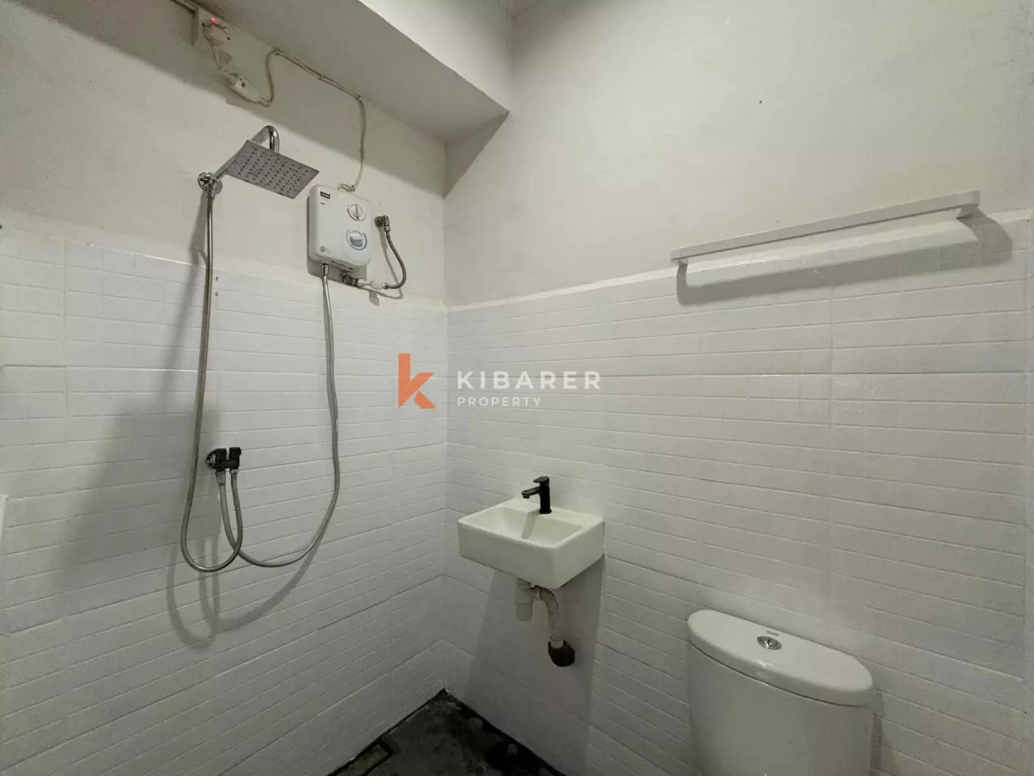 Rumah Tiga Kamar Tidur Ramah Anggaran di Lokasi Buduk yang Sedang Berkembang