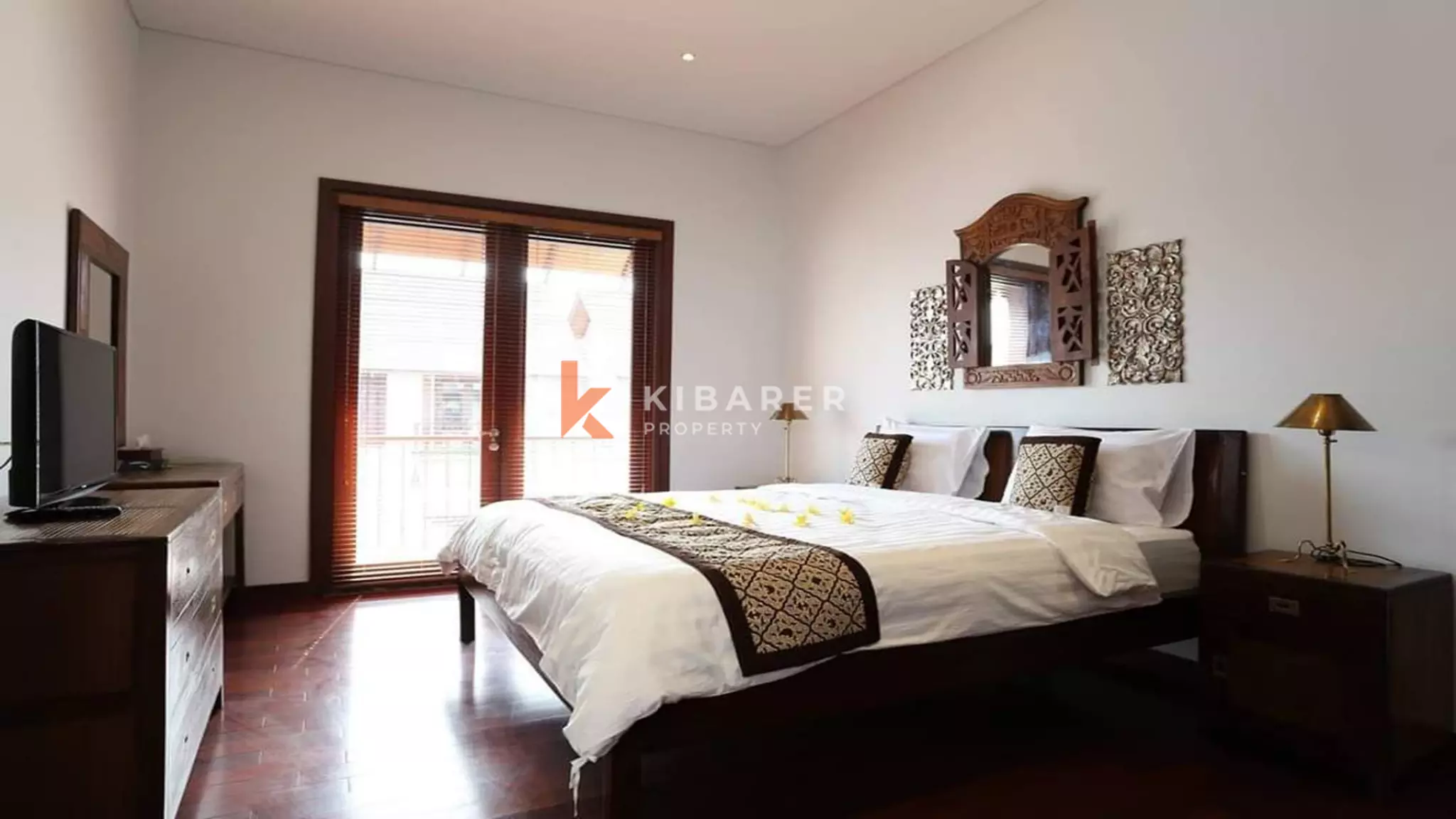 Cozy Three bedrooms Enclosed Living Villa di Mertanadi-Seminyak