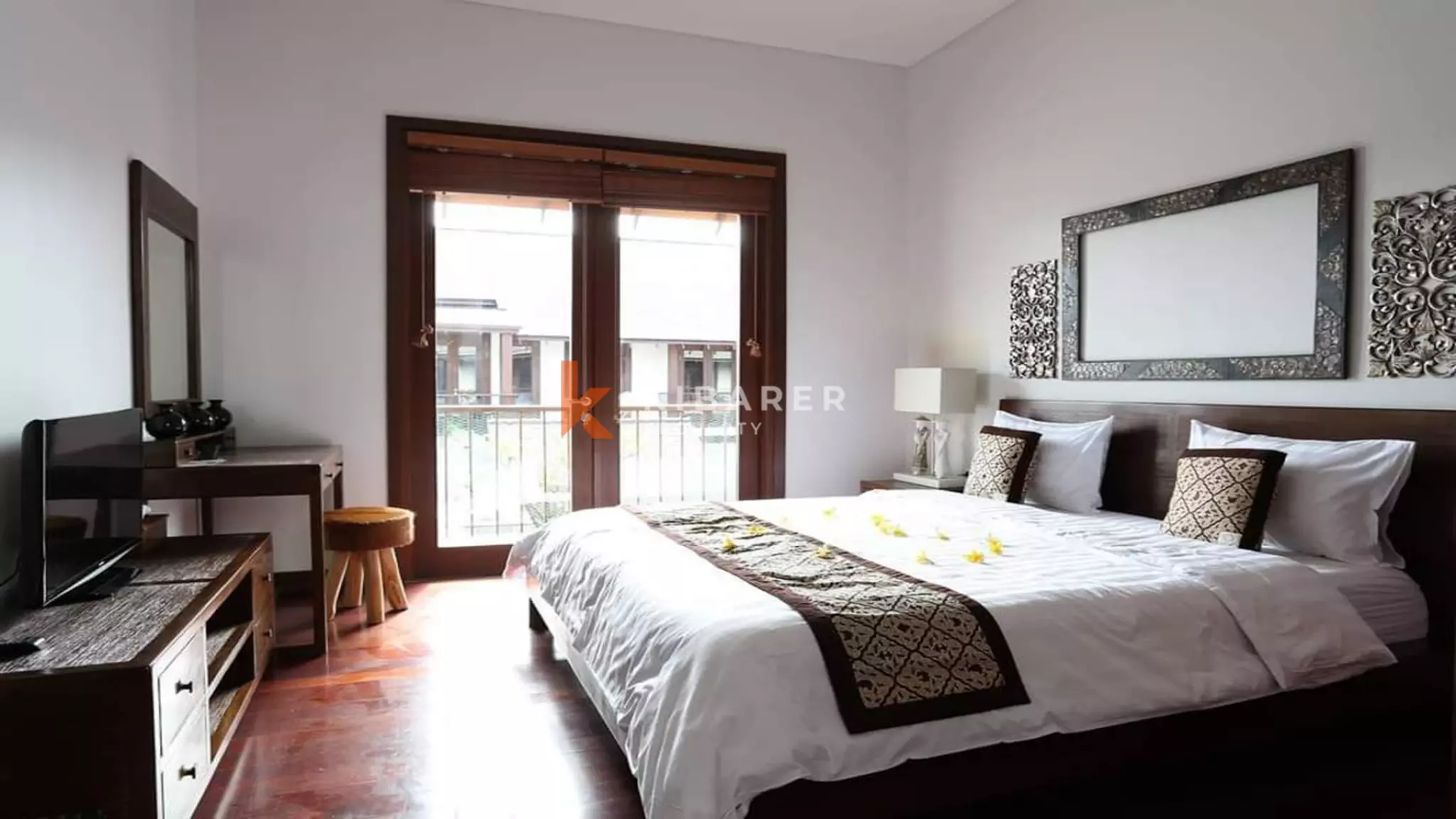 Cozy Three bedrooms Enclosed Living Villa di Mertanadi-Seminyak