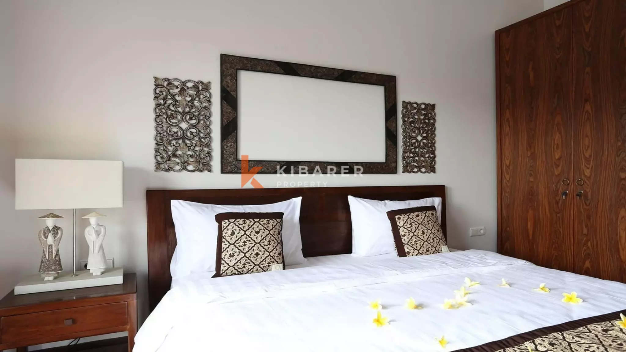Cozy Three bedrooms Enclosed Living Villa di Mertanadi-Seminyak