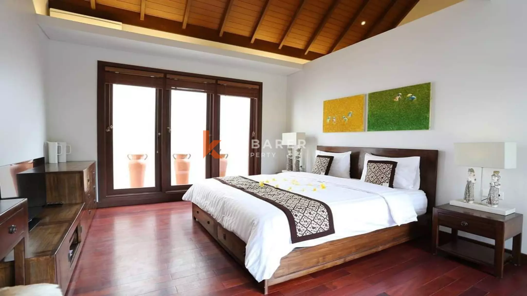 Cozy Three bedrooms Enclosed Living Villa di Mertanadi-Seminyak