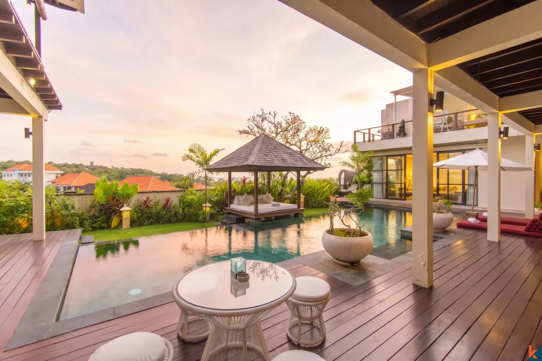 Rumah Mewah Empat Kamar Tidur Hak Milik dengan Pemandangan Laut yang Menakjubkan di Jimbaran