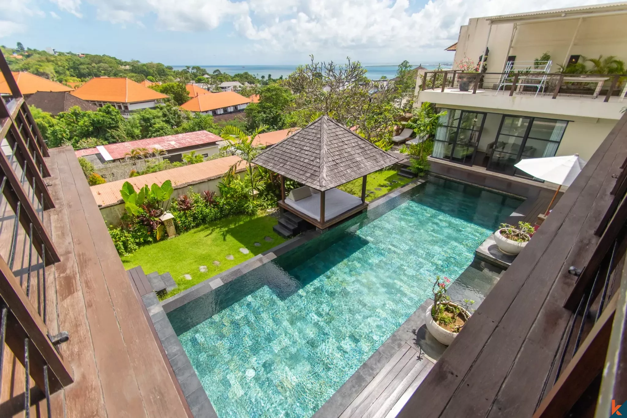 Rumah Mewah Empat Kamar Tidur Hak Milik dengan Pemandangan Laut yang Menakjubkan di Jimbaran