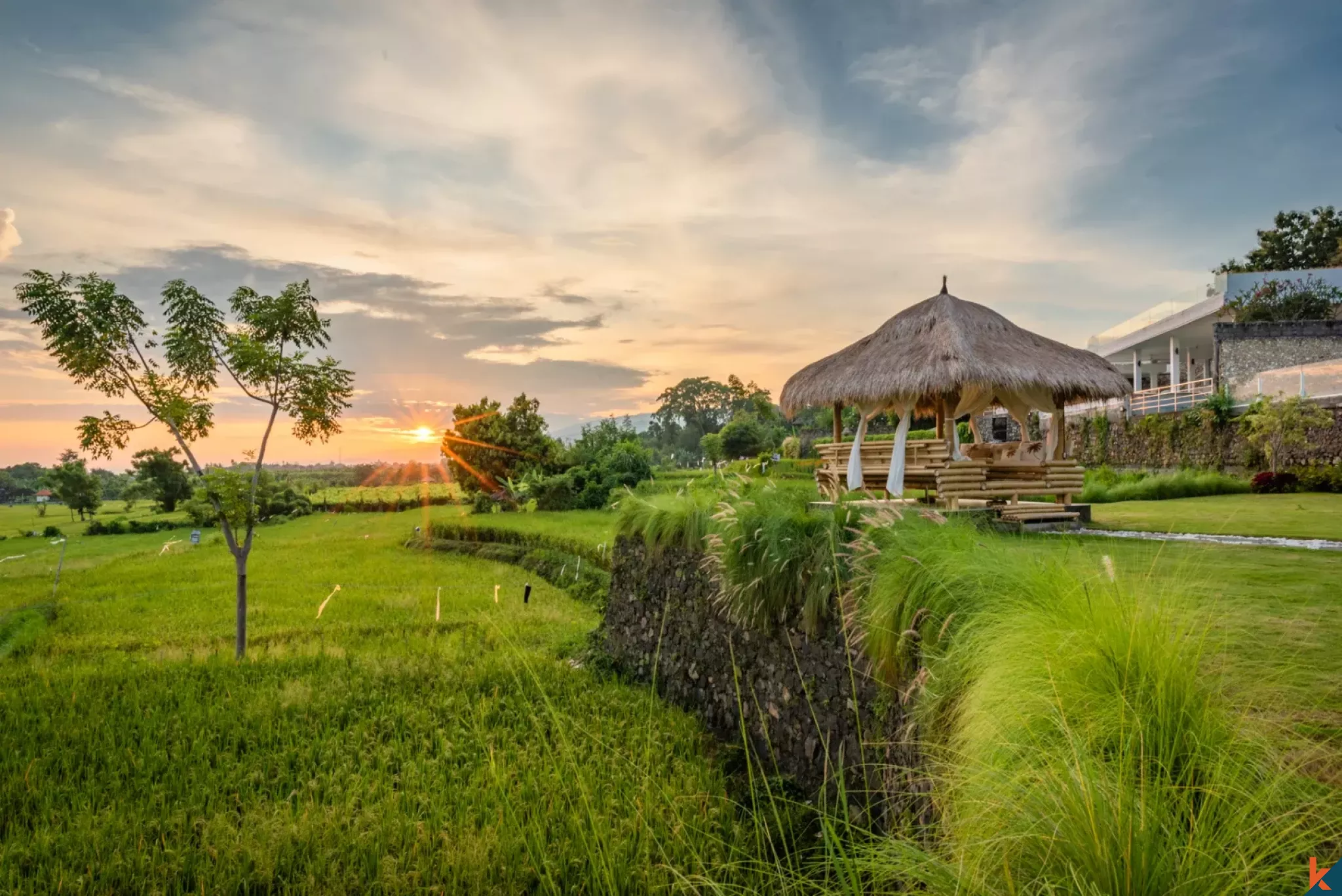 Rumah berkualitas tinggi dengan tiga kamar tidur dan pemandangan laut dijual di Buleleng