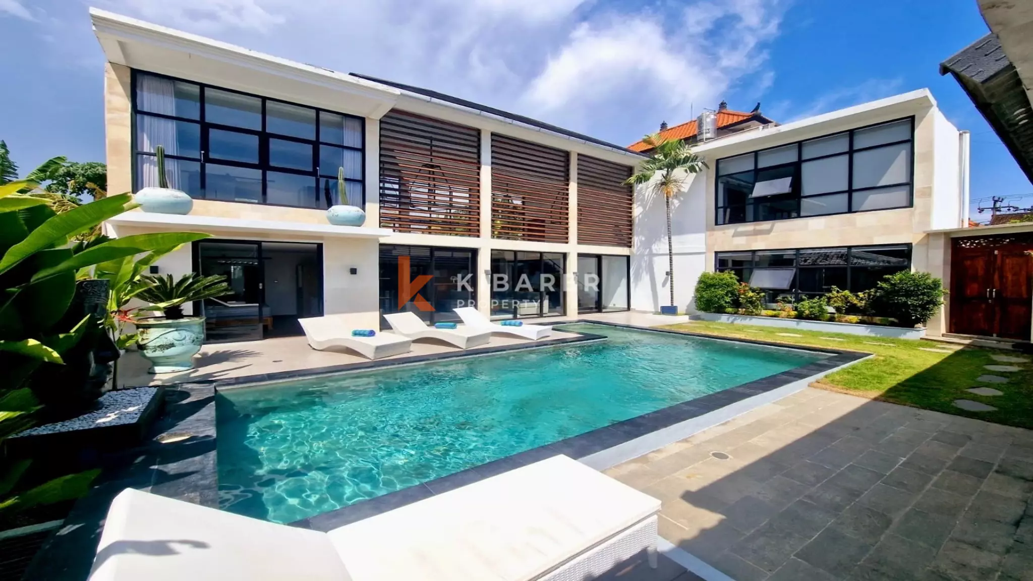 Charming Four-Bedroom Villa for Rent in Tumbak Bayuh