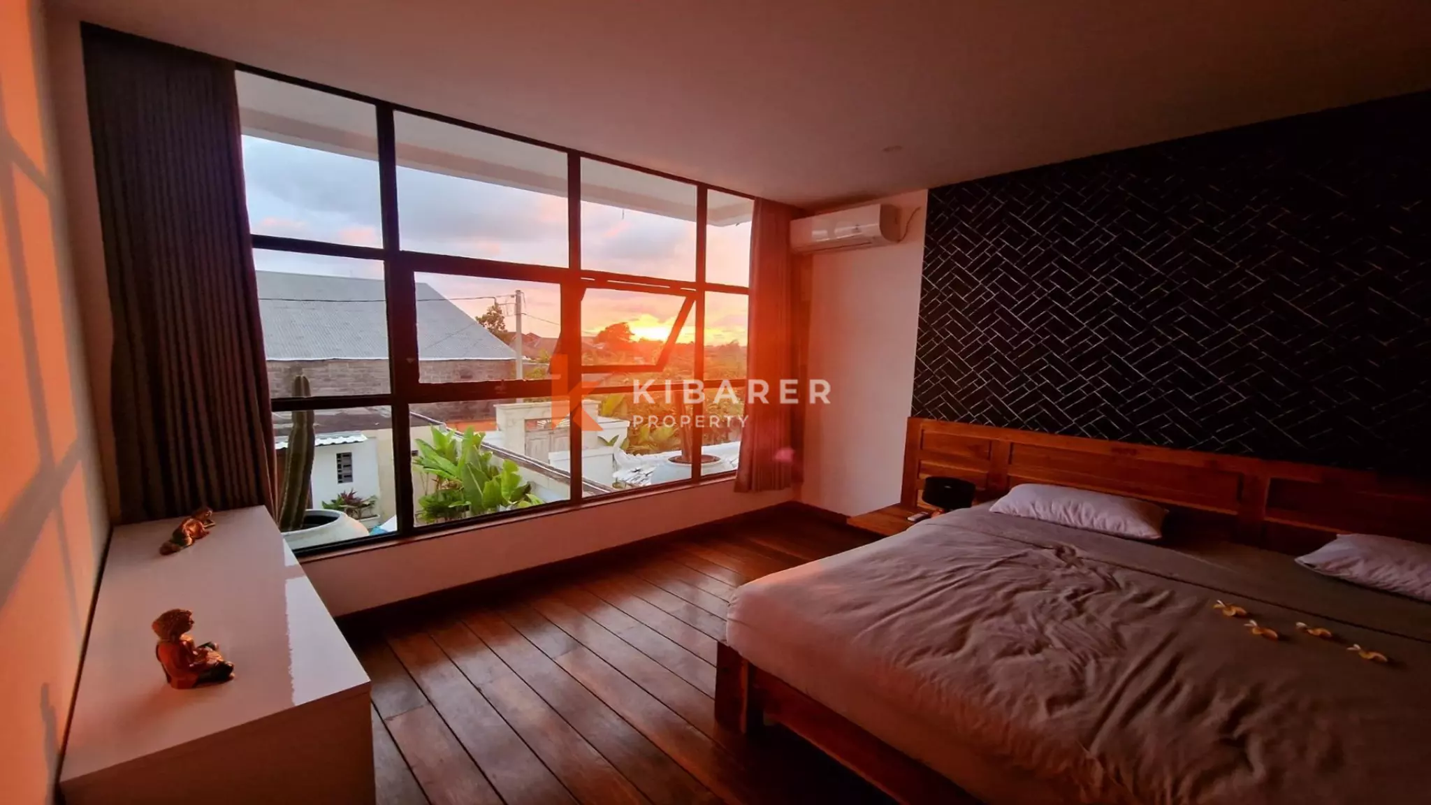 Charming Four-Bedroom Villa for Rent in Tumbak Bayuh