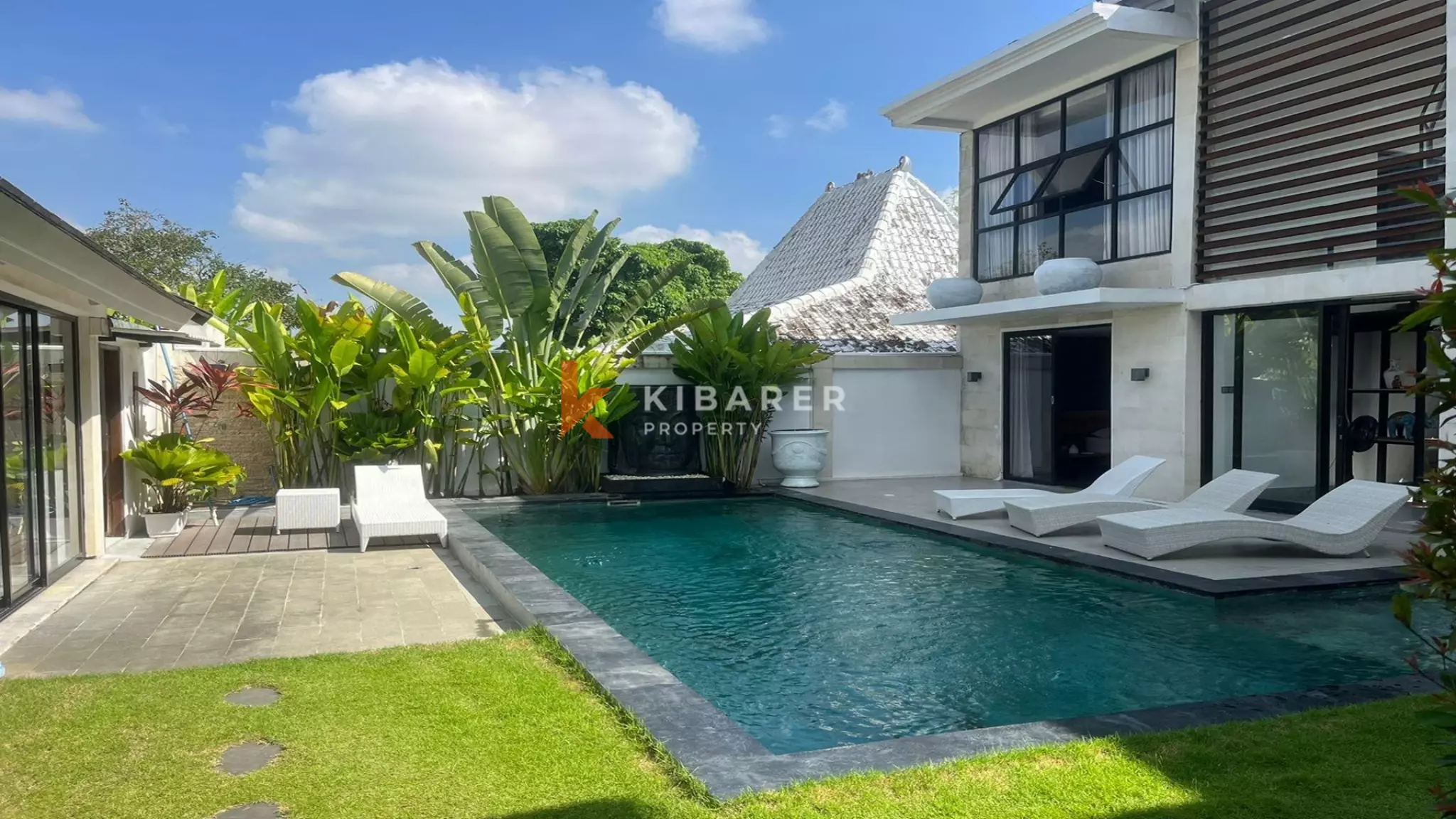 Charming Four-Bedroom Villa for Rent in Tumbak Bayuh