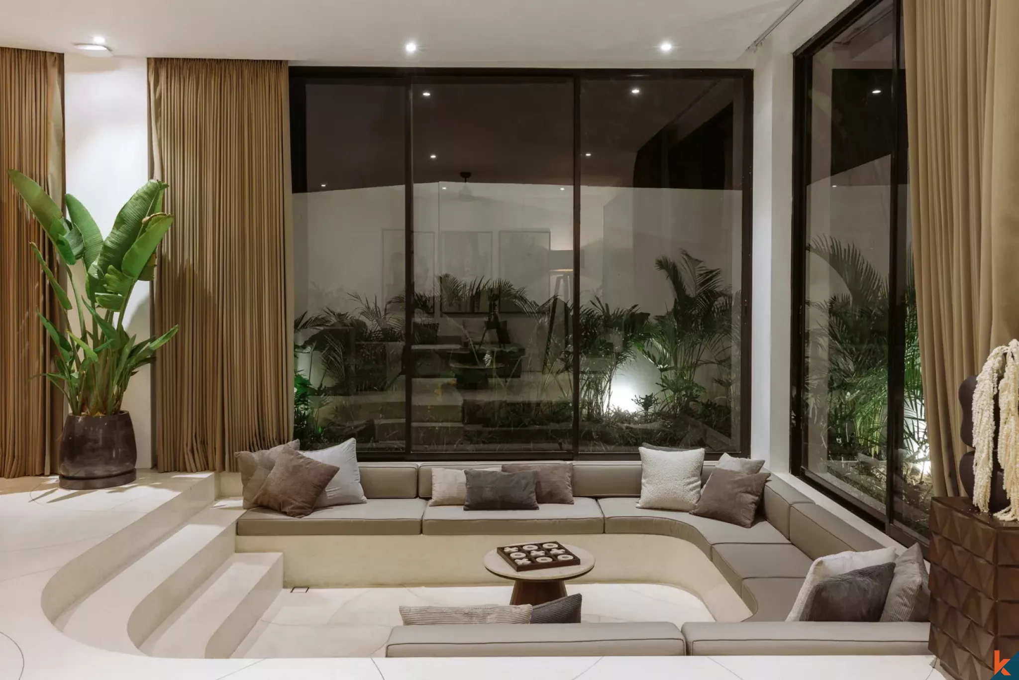 Villa Investasi Lima Kamar dengan Pemandangan Sungai di Pererenan