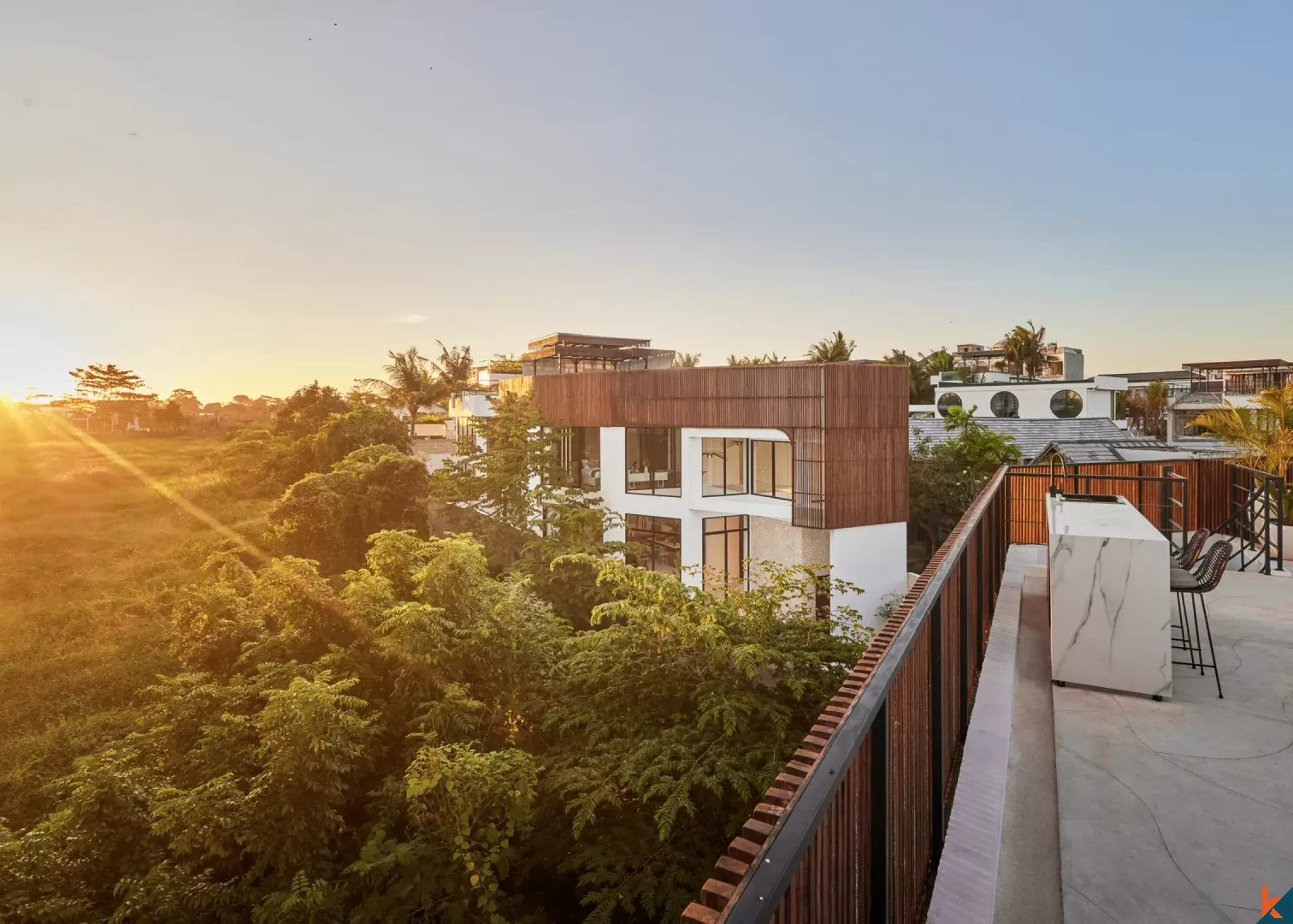 Villa Investasi Lima Kamar dengan Pemandangan Sungai di Pererenan