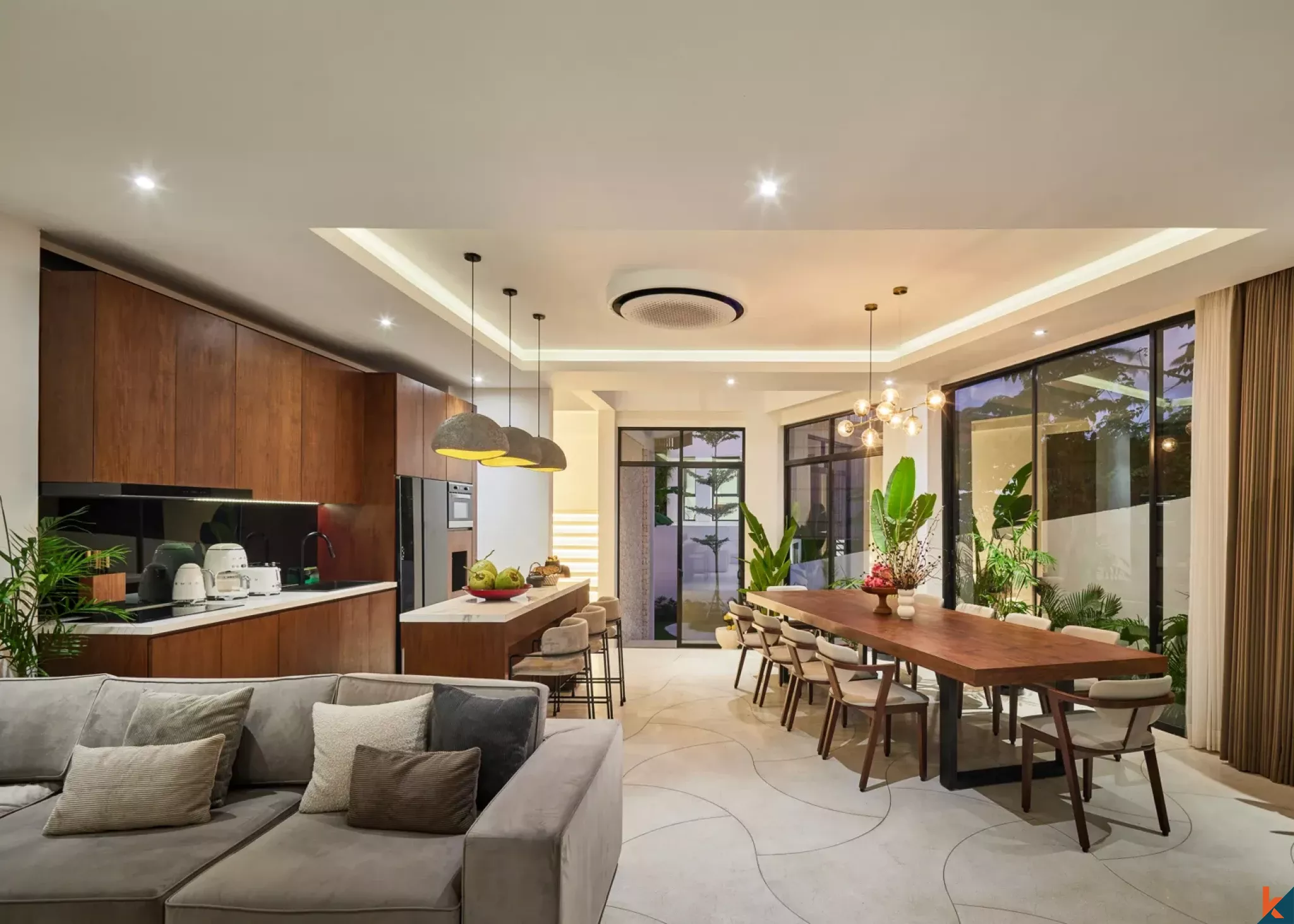 Villa Investasi Lima Kamar dengan Pemandangan Sungai di Pererenan