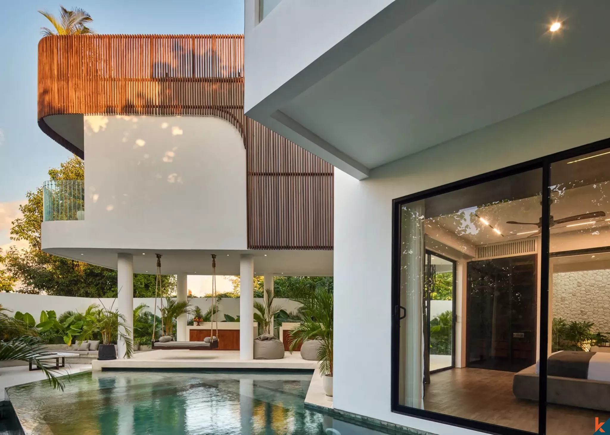 Villa Investasi Lima Kamar dengan Pemandangan Sungai di Pererenan