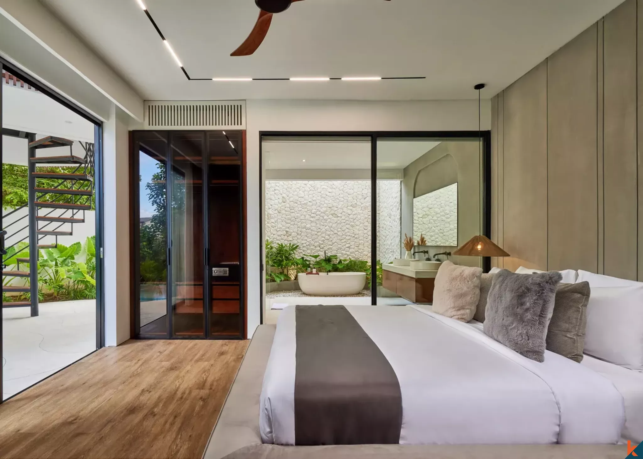 Villa Investasi Lima Kamar dengan Pemandangan Sungai di Pererenan