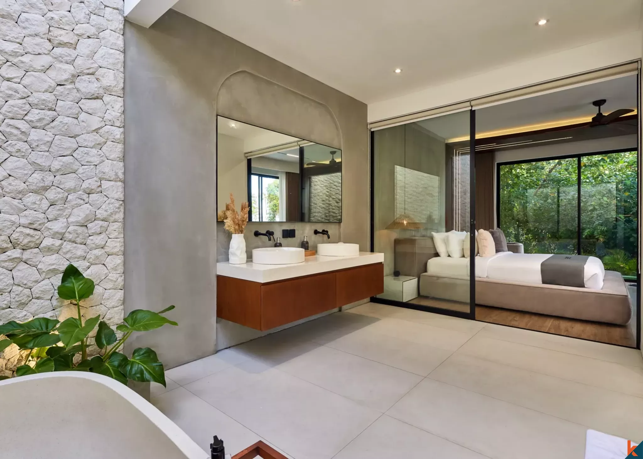 Villa Investasi Lima Kamar dengan Pemandangan Sungai di Pererenan