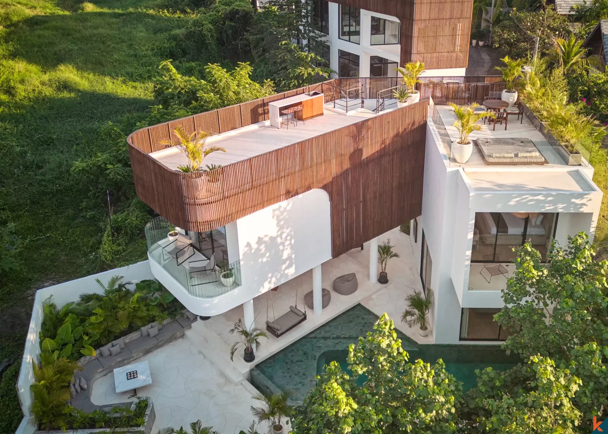 Villa Investasi Lima Kamar dengan Pemandangan Sungai di Pererenan