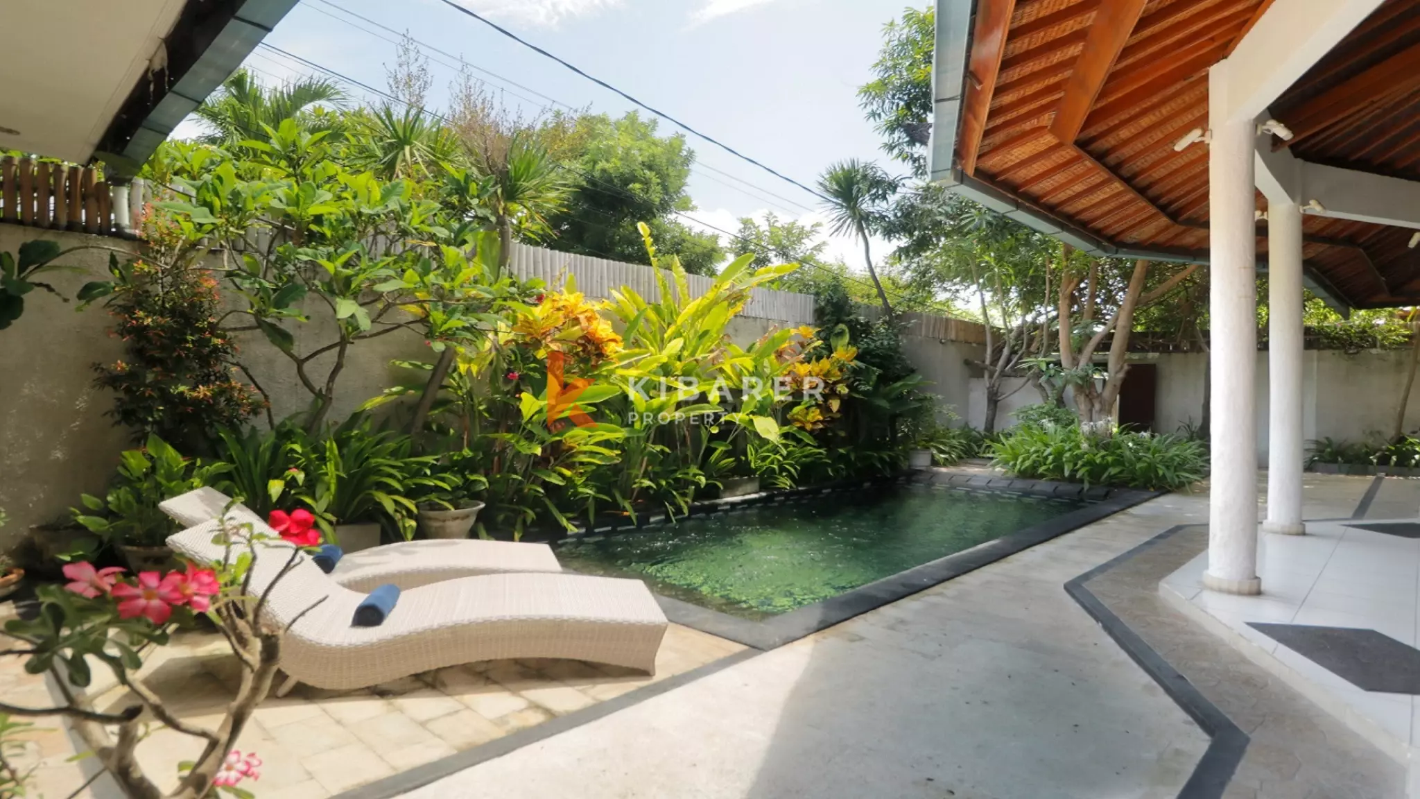 Sanctuary Tropical Three-Bedrooms open living villa in Seminyak