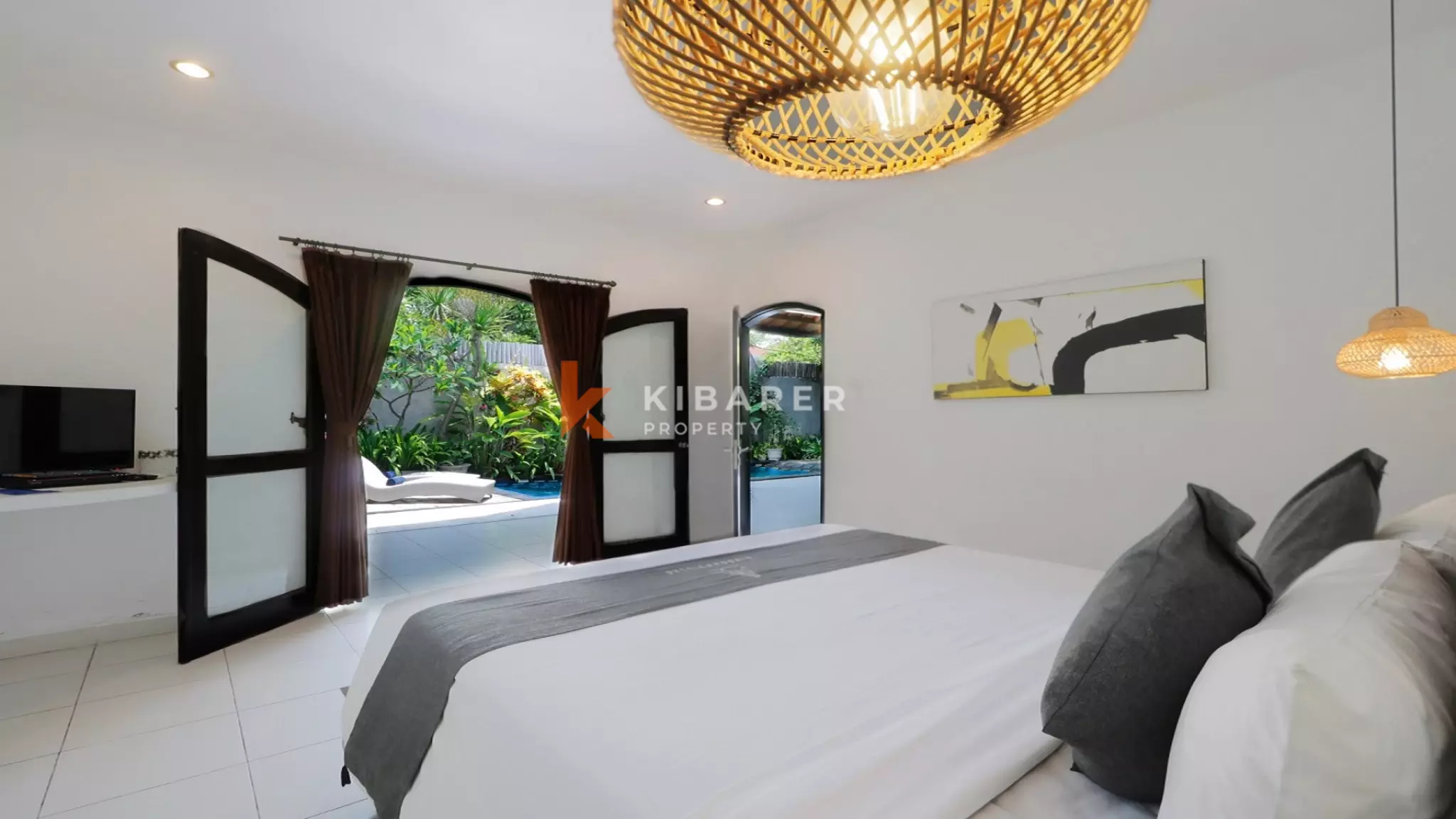 Sanctuary Tropical Three-Bedrooms open living villa in Seminyak
