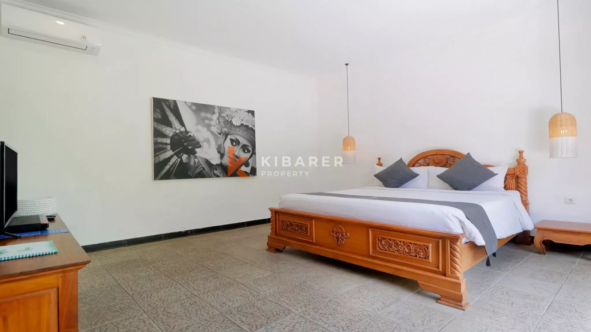 Sanctuary Tropical Three-Bedrooms open living villa in Seminyak