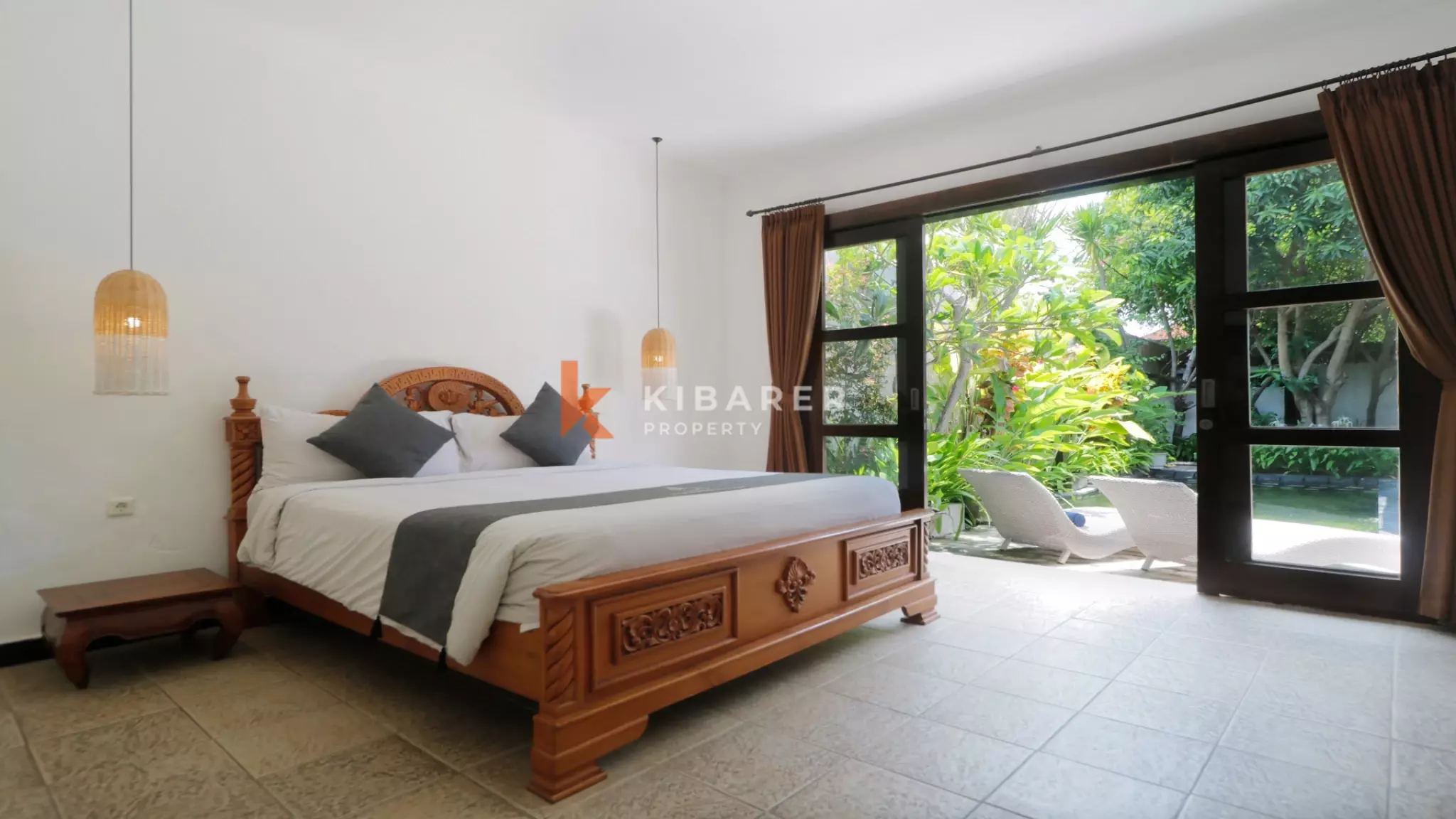 Sanctuary Tropical Three-Bedrooms open living villa in Seminyak