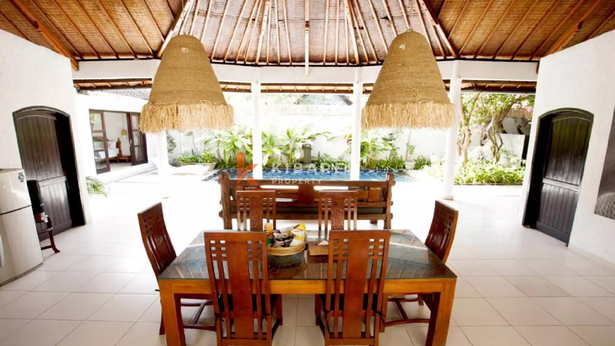 Sanctuary Tropical Three-Bedrooms open living villa in Seminyak
