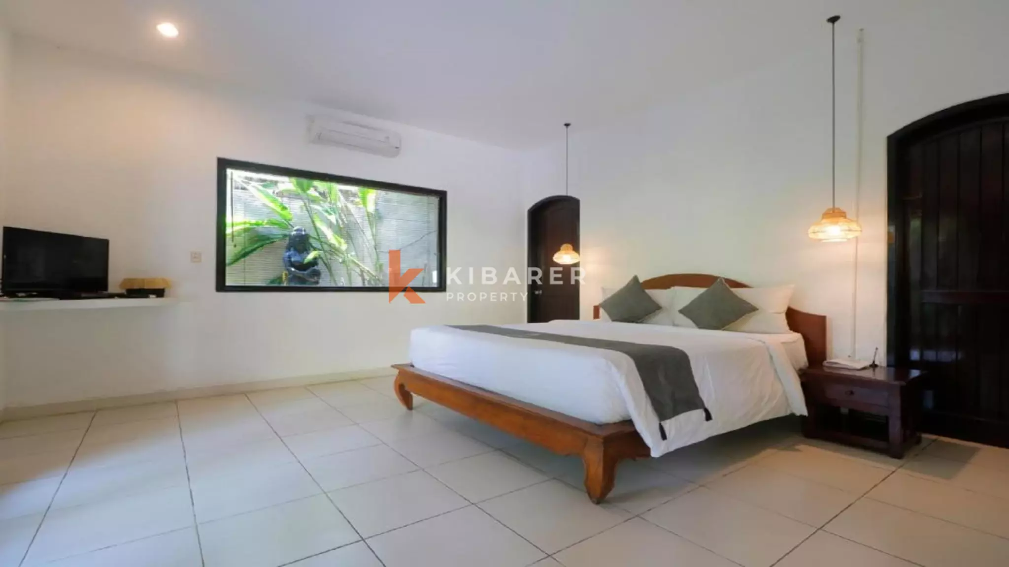 Sanctuary Tropical Three-Bedrooms open living villa in Seminyak