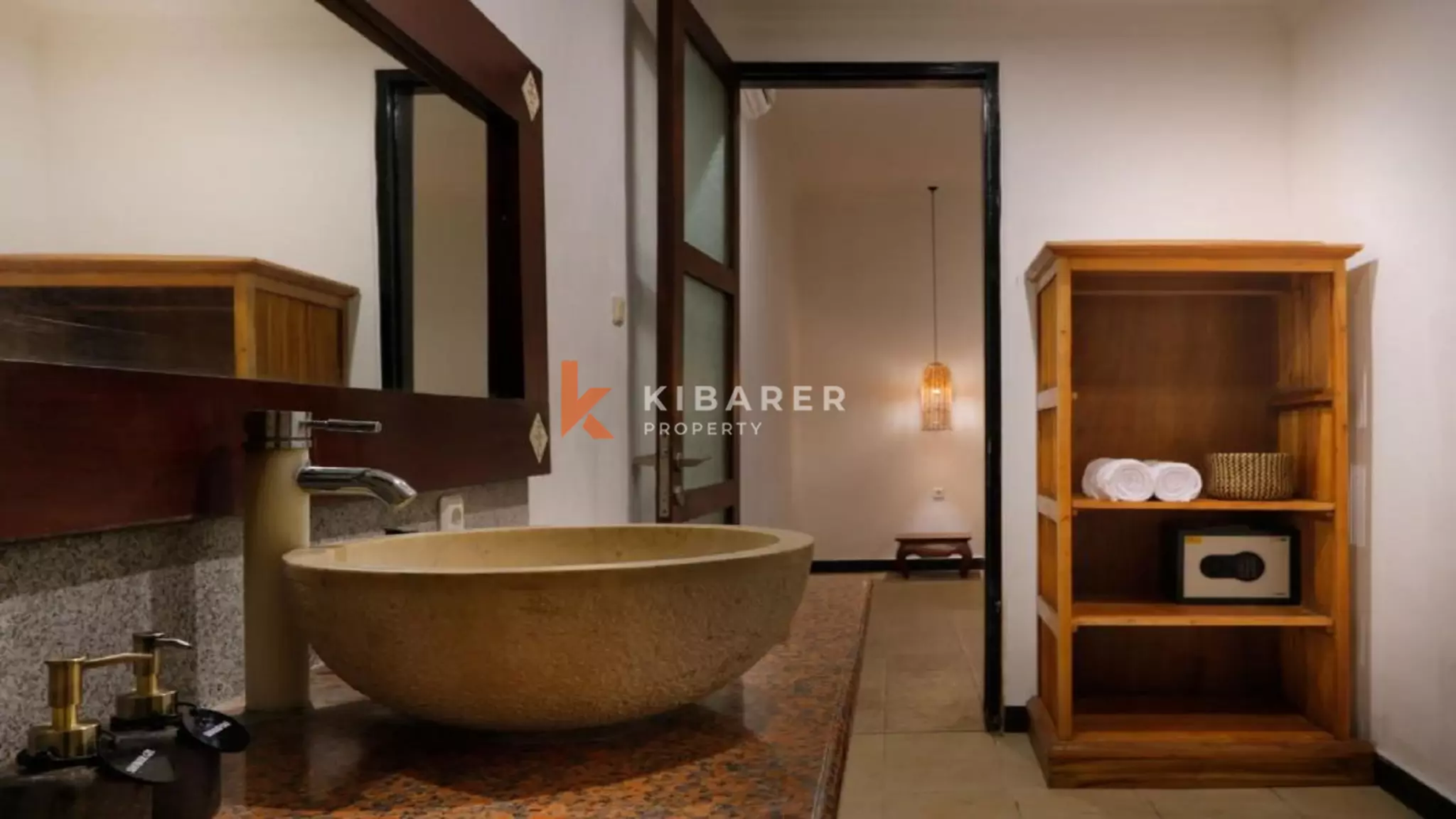 Sanctuary Tropical Three-Bedrooms open living villa in Seminyak