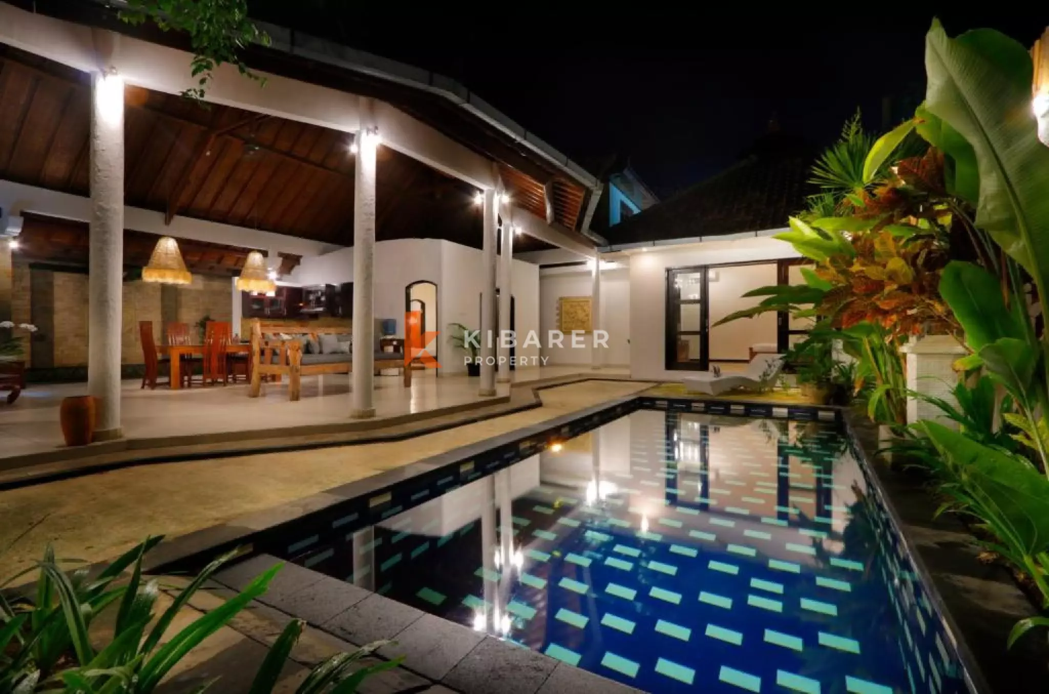 Sanctuary Tropical Three-Bedrooms open living villa in Seminyak