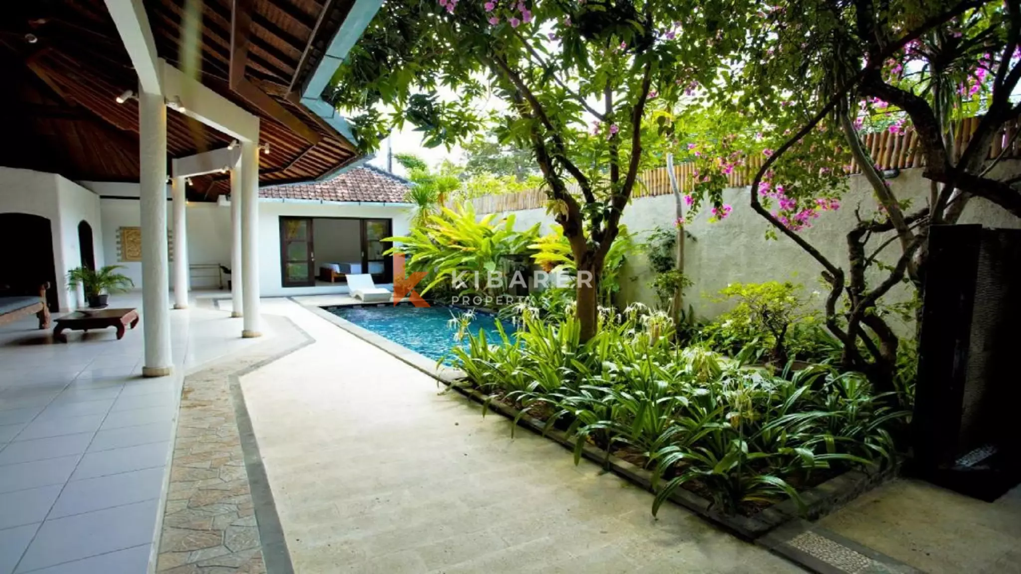 Sanctuary Tropical Three-Bedrooms open living villa in Seminyak