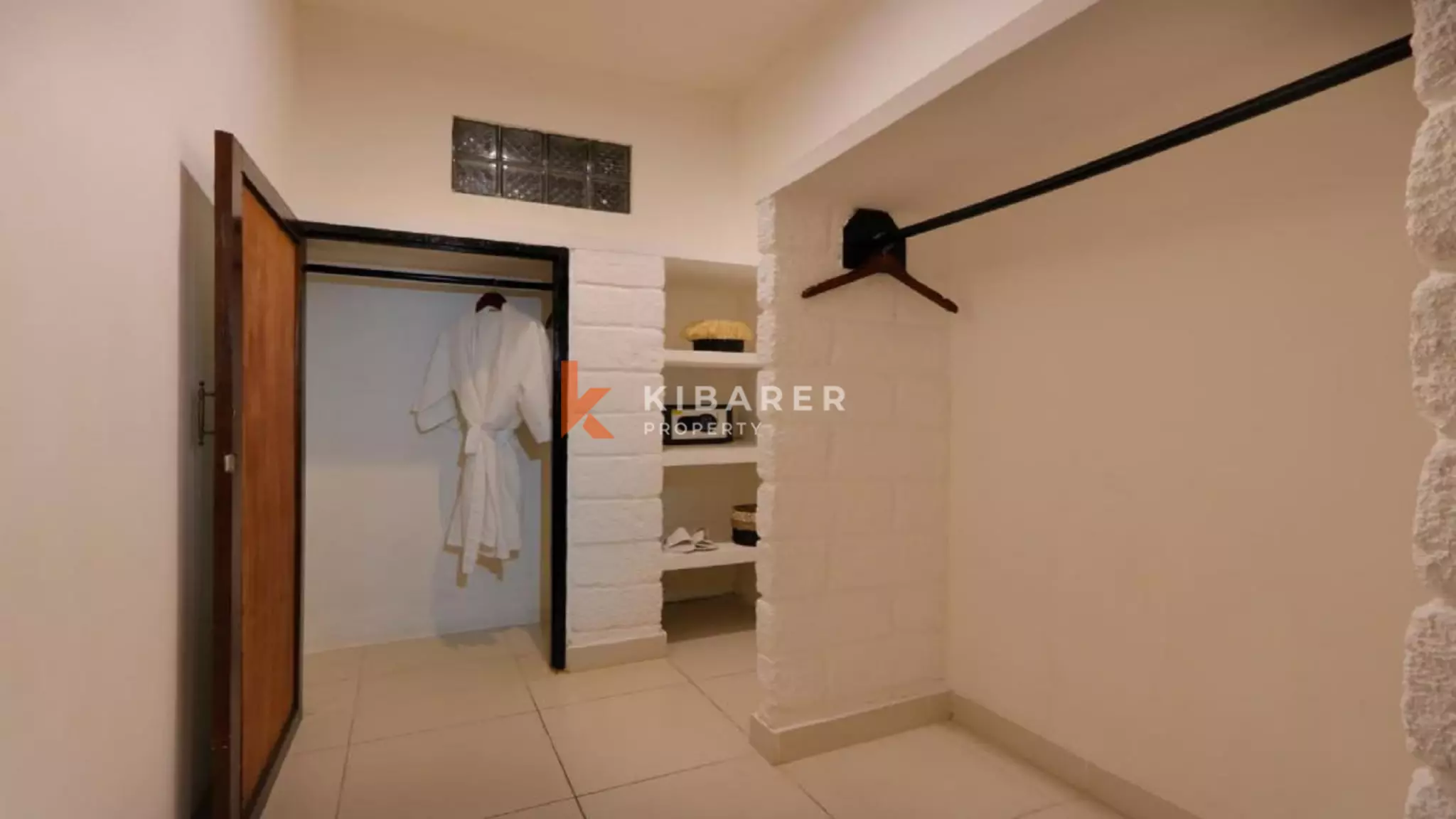 Sanctuary Tropical Three-Bedrooms open living villa in Seminyak
