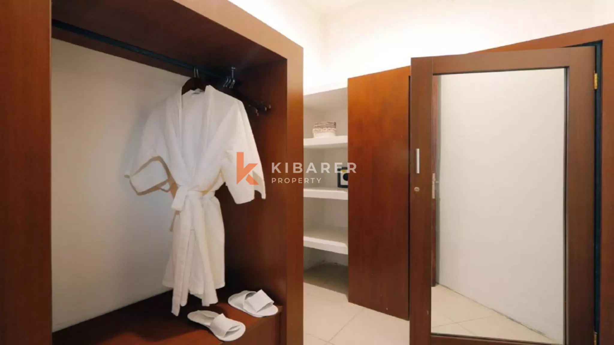 Sanctuary Tropical Three-Bedrooms open living villa in Seminyak
