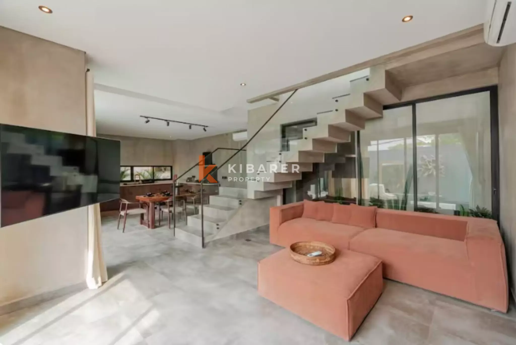 Villa design de trois chambres avec intérieurs modernes et spectaculaires à Umalas