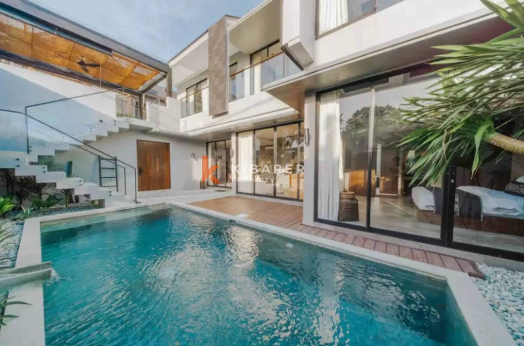 Villa design de trois chambres avec intérieurs modernes et spectaculaires à Umalas