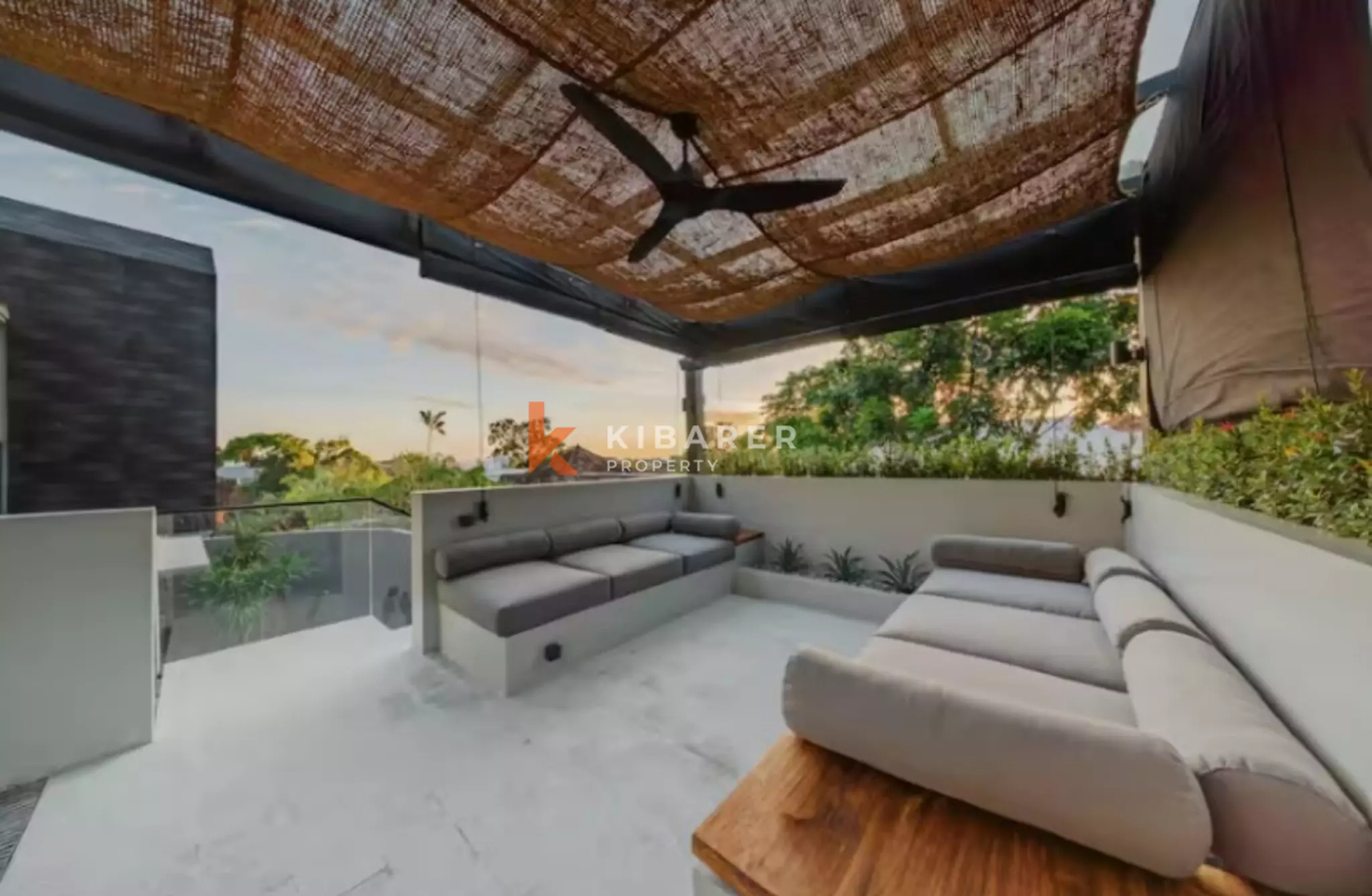 Villa design de trois chambres avec intérieurs modernes et spectaculaires à Umalas