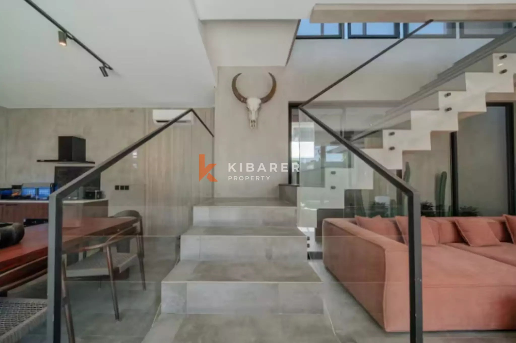 Villa design de trois chambres avec intérieurs modernes et spectaculaires à Umalas