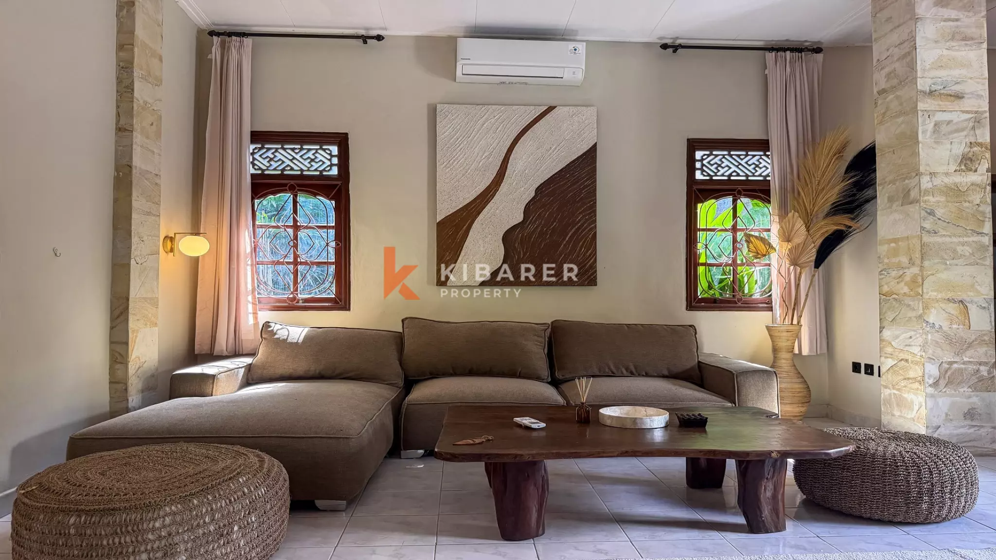 BELLE VILLA DE VIE FERMÉE SUPER COSY DE DEUX CHAMBRES À BUMBAK