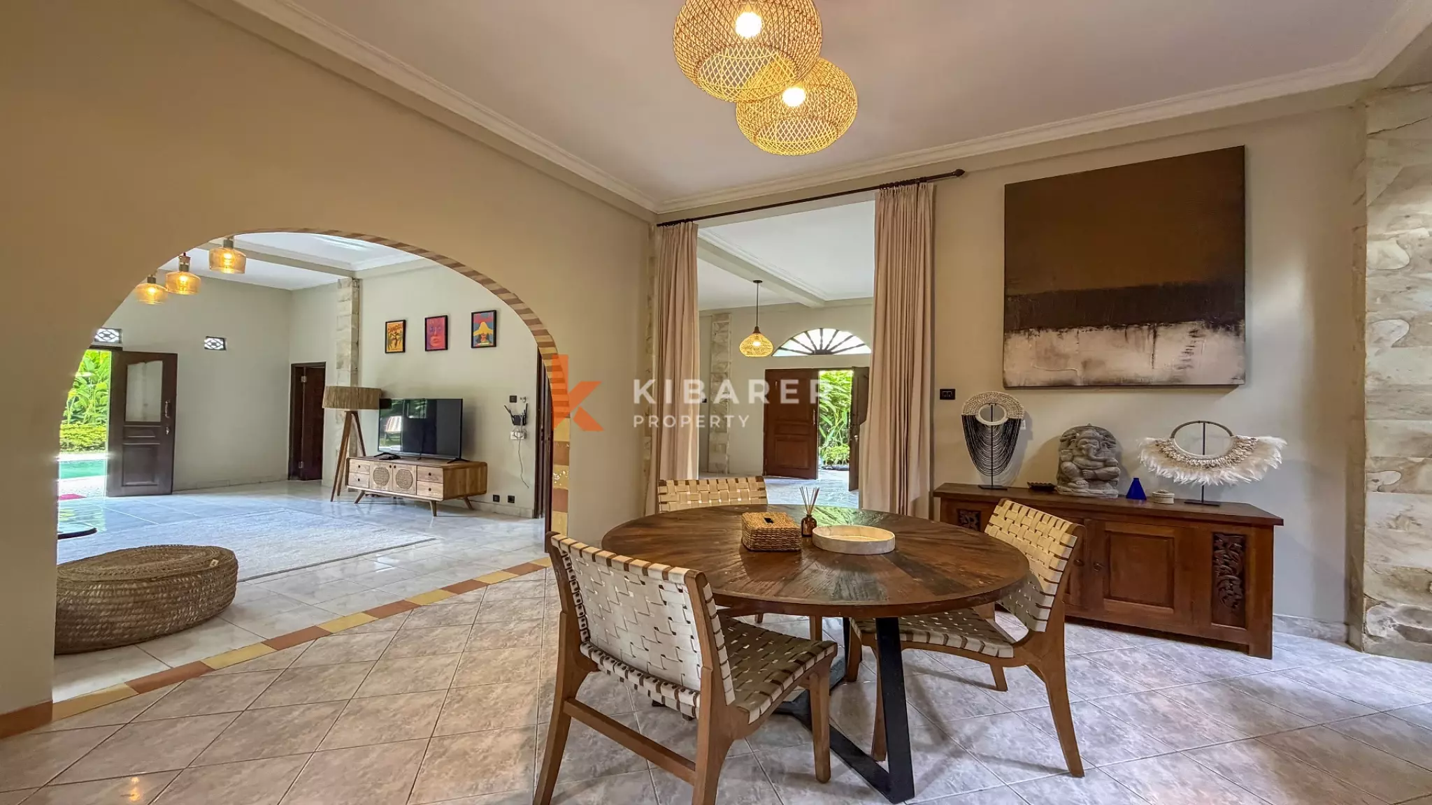 BELLE VILLA DE VIE FERMÉE SUPER COSY DE DEUX CHAMBRES À BUMBAK
