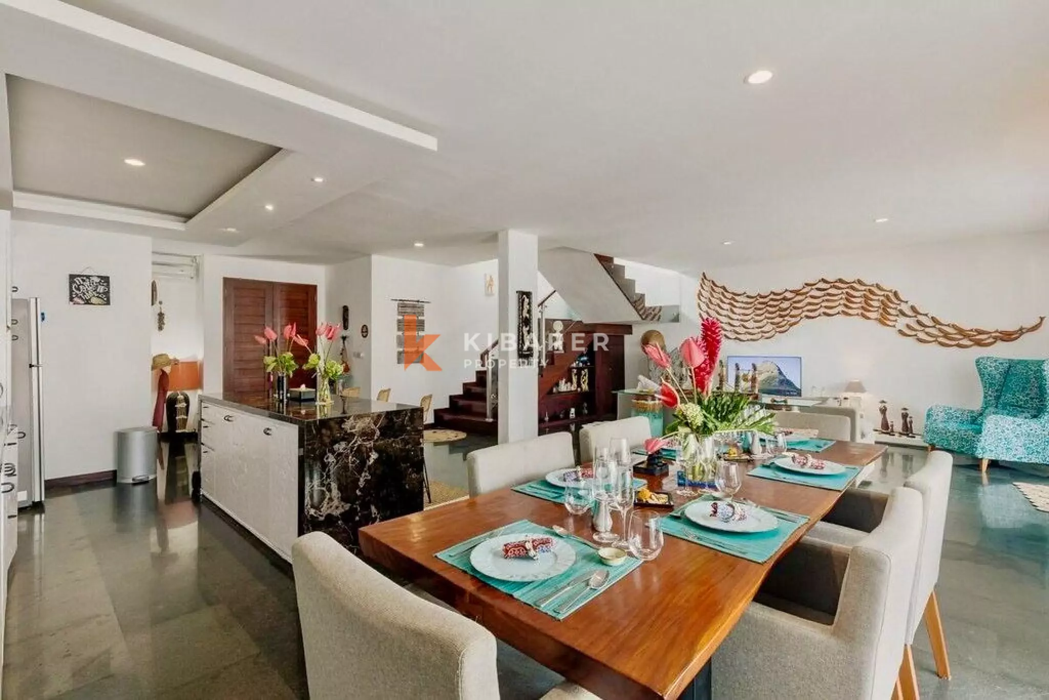 Complexe de villas exclusives de trois chambres près de la côte de Cemagi