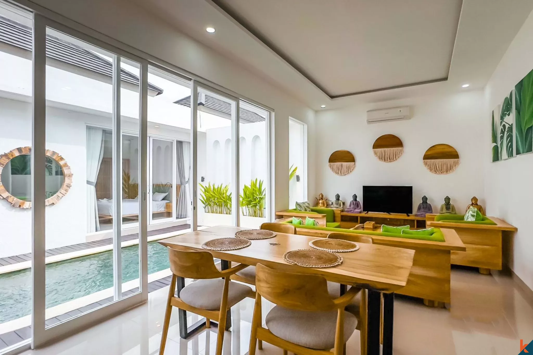 Vila Modern Dua Kamar Tidur dengan Status Hak Sewa di Seminyak
