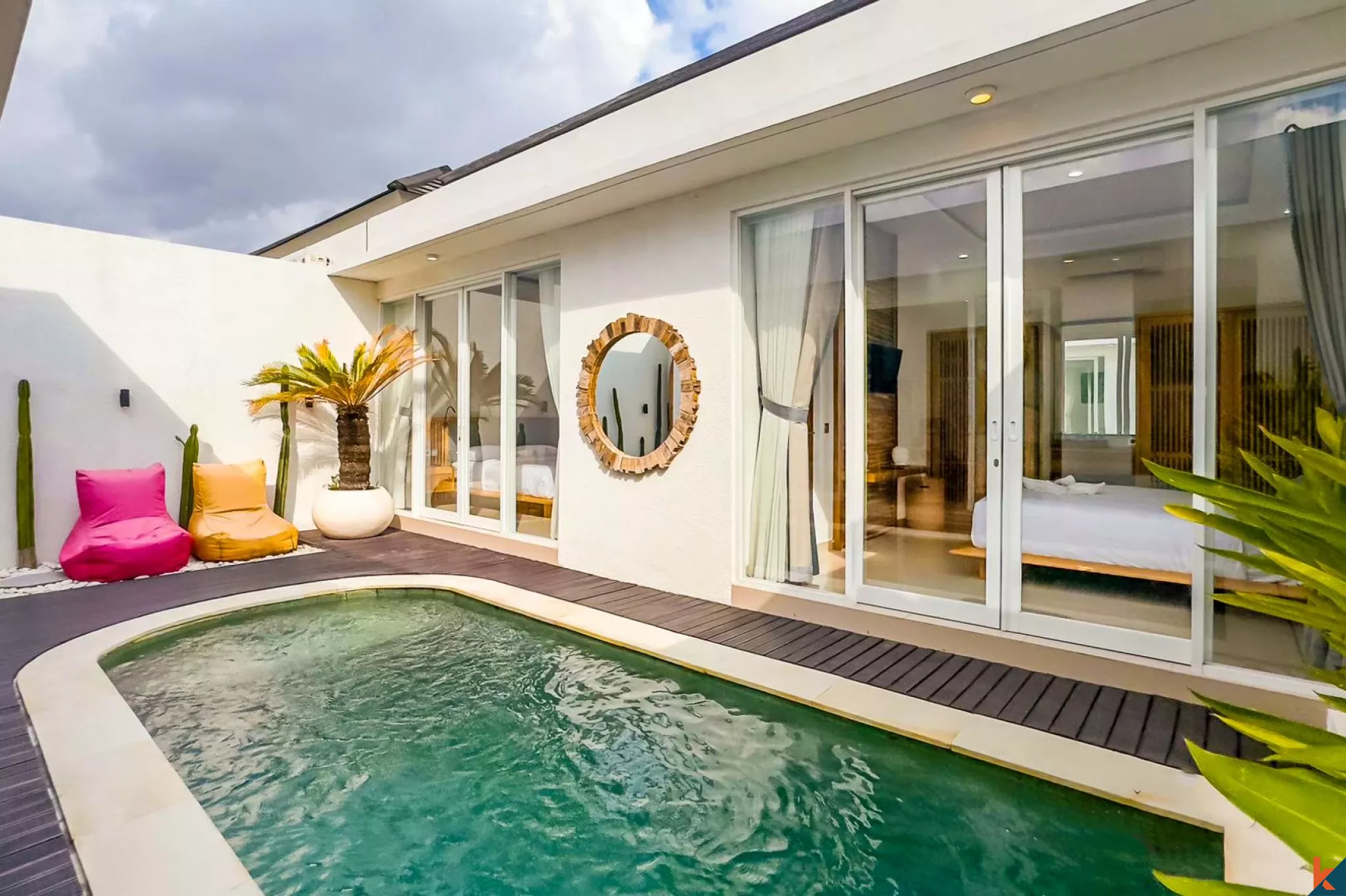 Vila Modern Dua Kamar Tidur dengan Status Hak Sewa di Seminyak