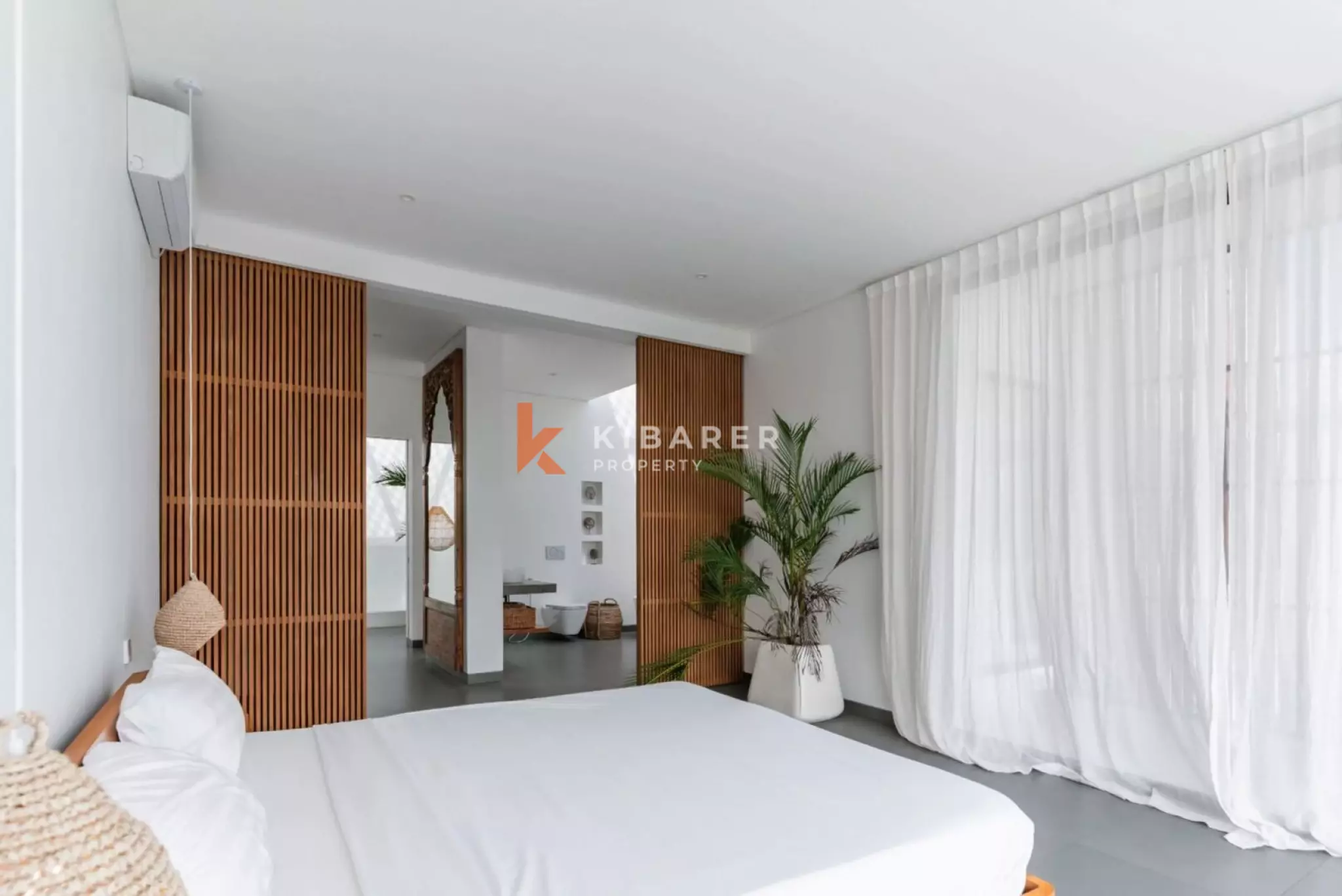 Spacious Luxury Three Bedroom Villa with Tropical Ambience in Pererenan