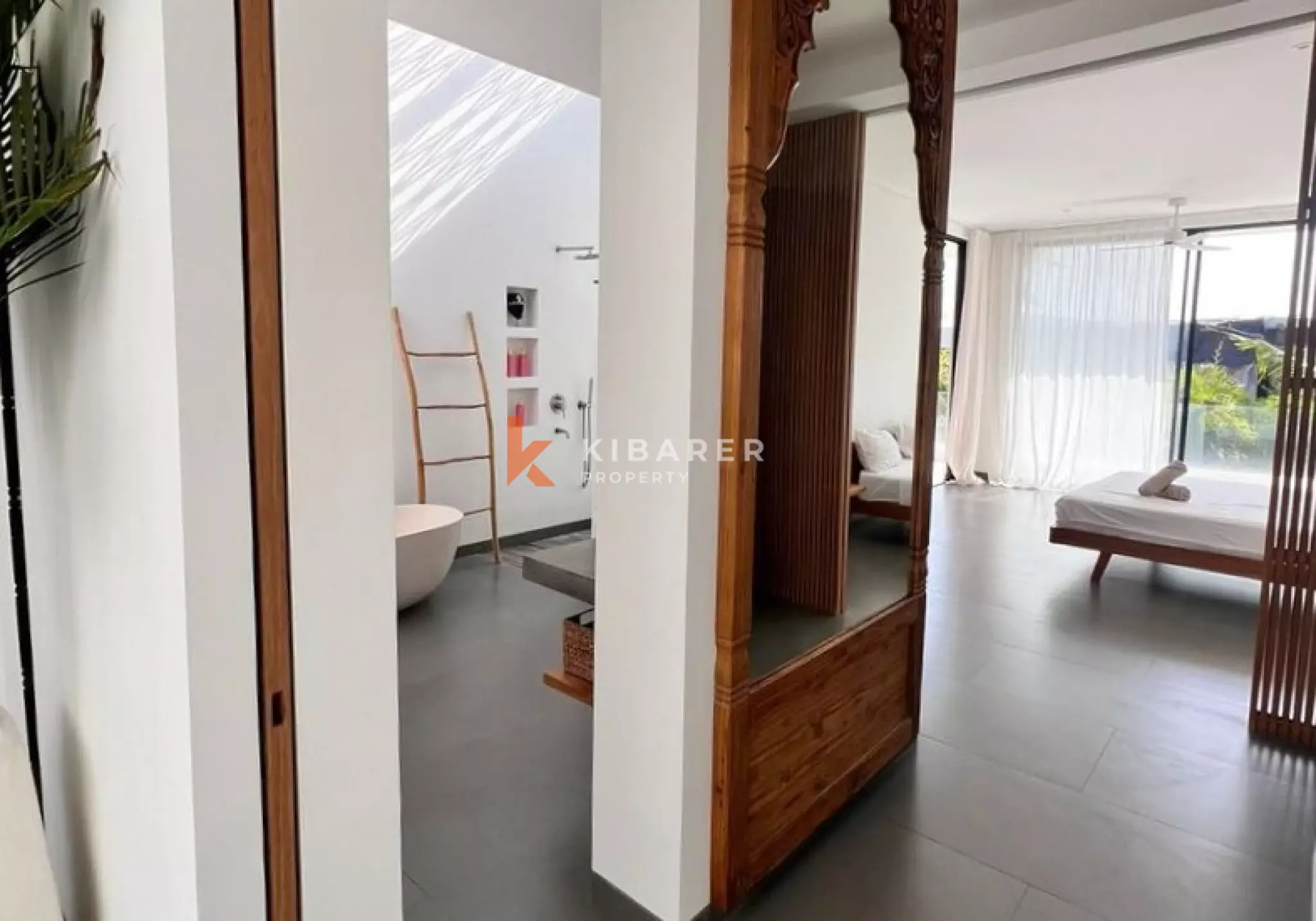 Spacious Luxury Three Bedroom Villa with Tropical Ambience in Pererenan