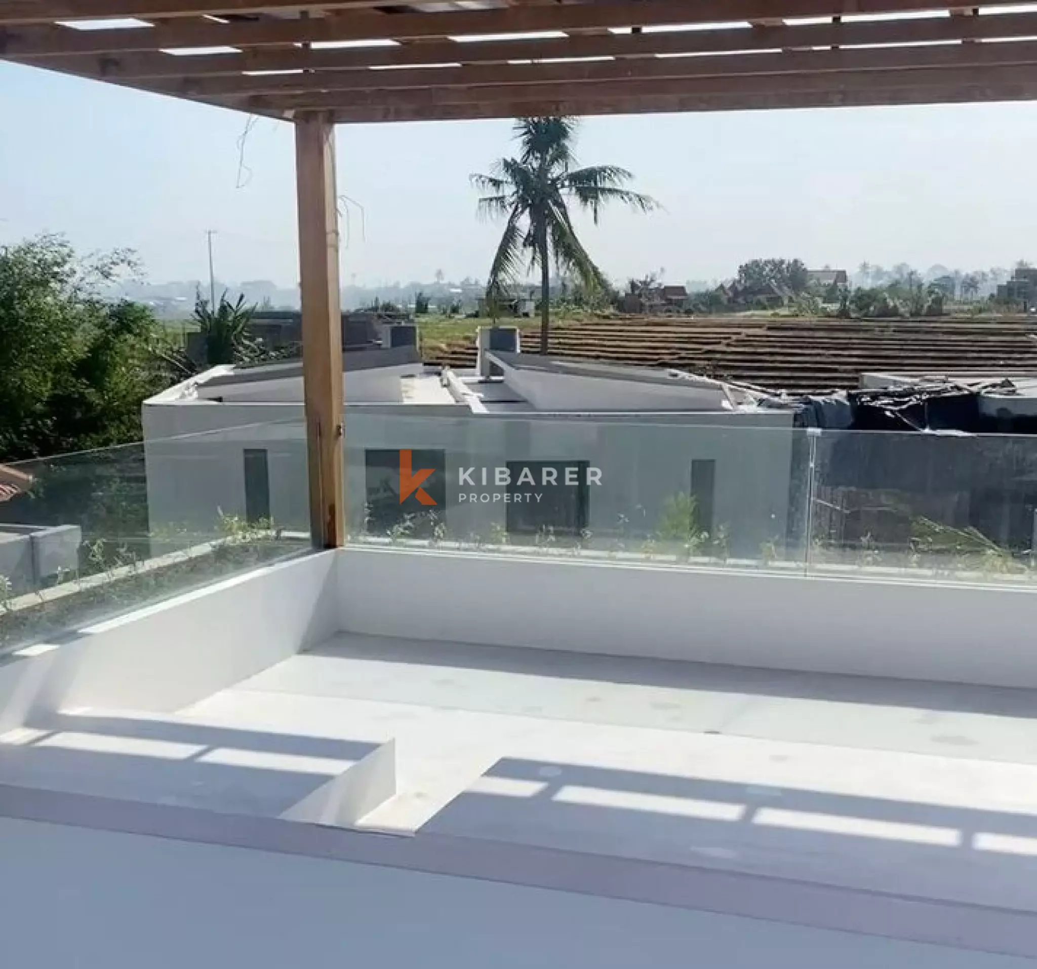 Spacious Luxury Three Bedroom Villa with Tropical Ambience in Pererenan