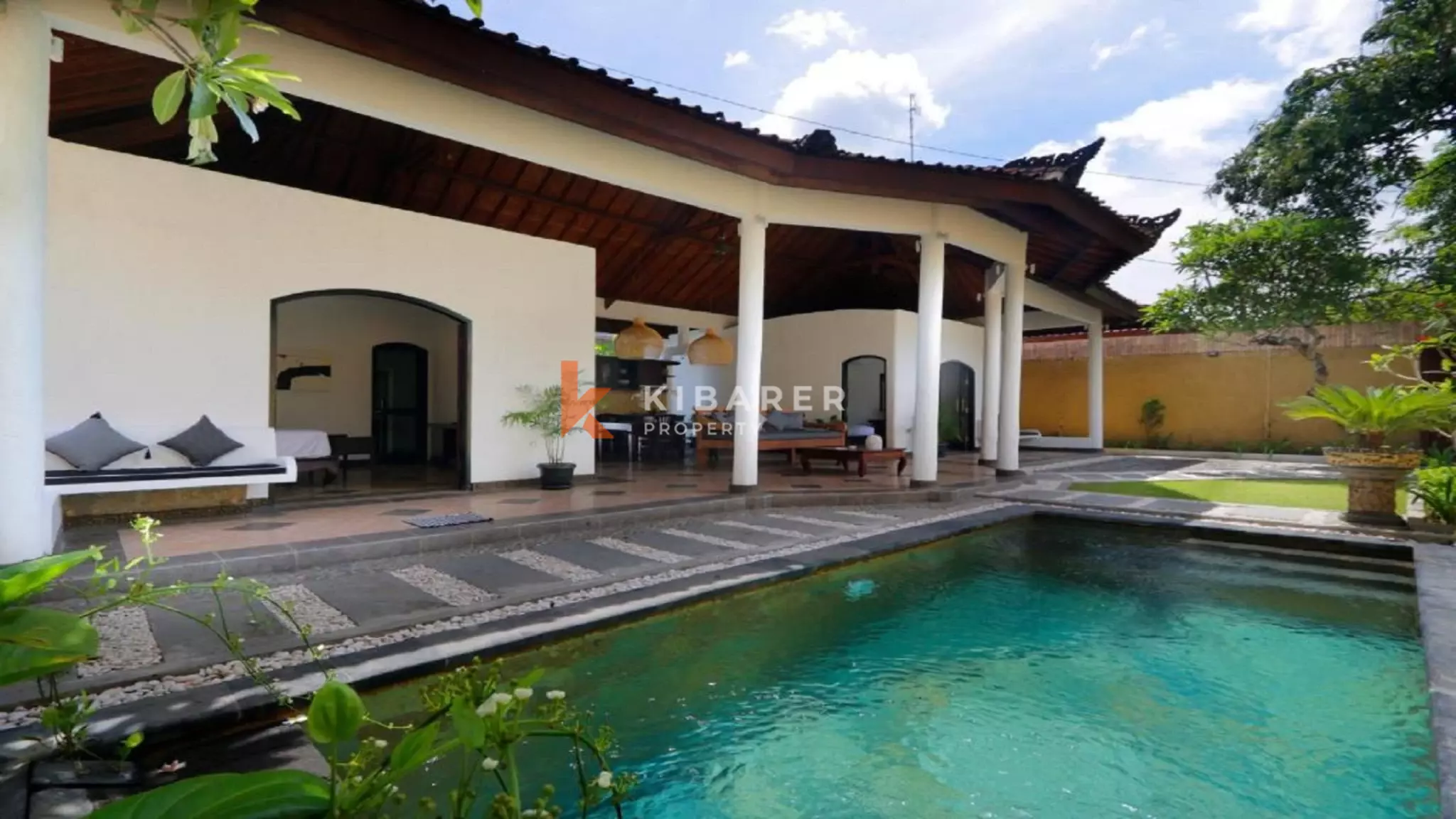 Sanctuary Tropical Two-Bedrooms open living villa in Seminyak