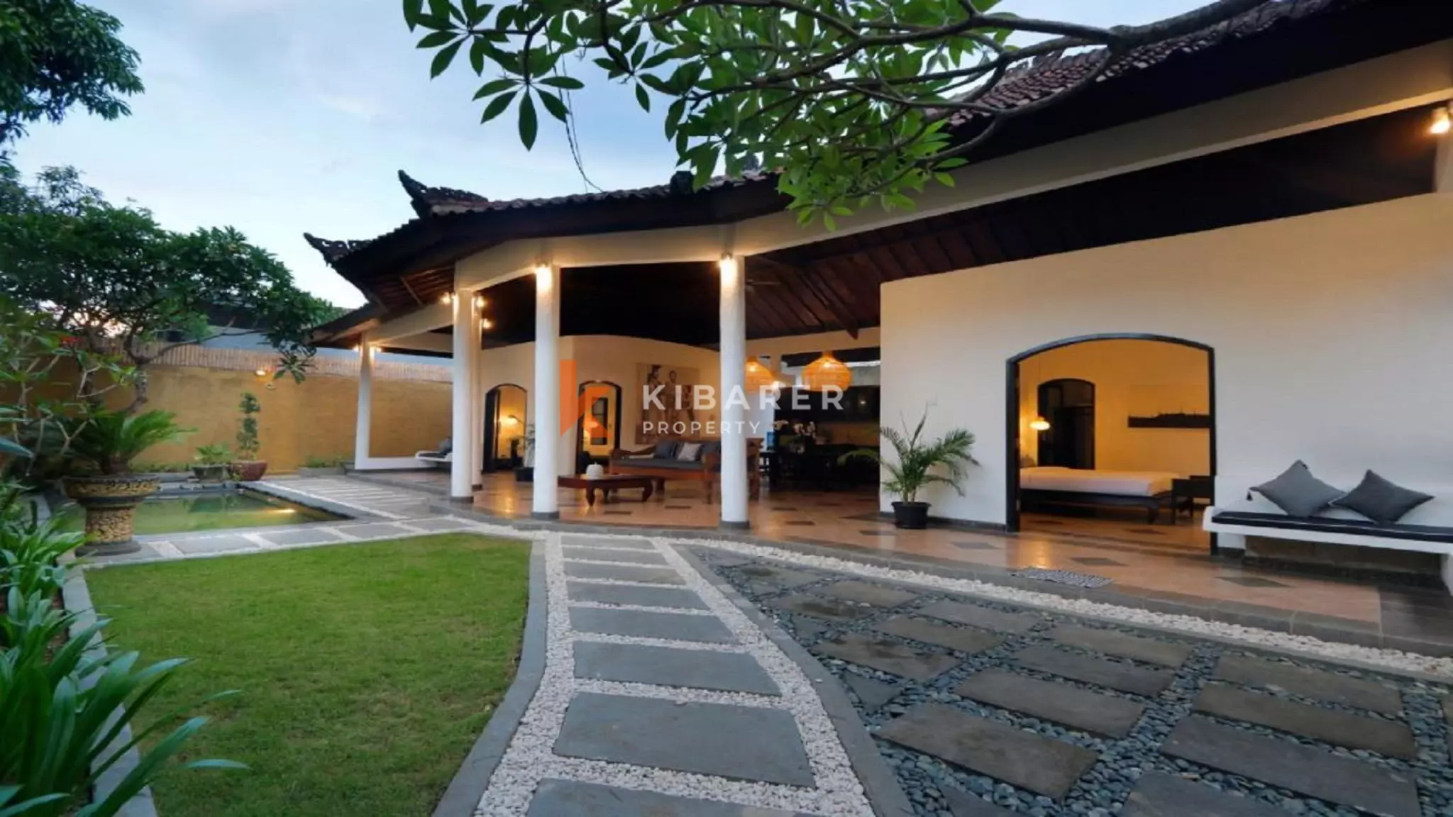 Sanctuary Tropical Two-Bedrooms open living villa in Seminyak